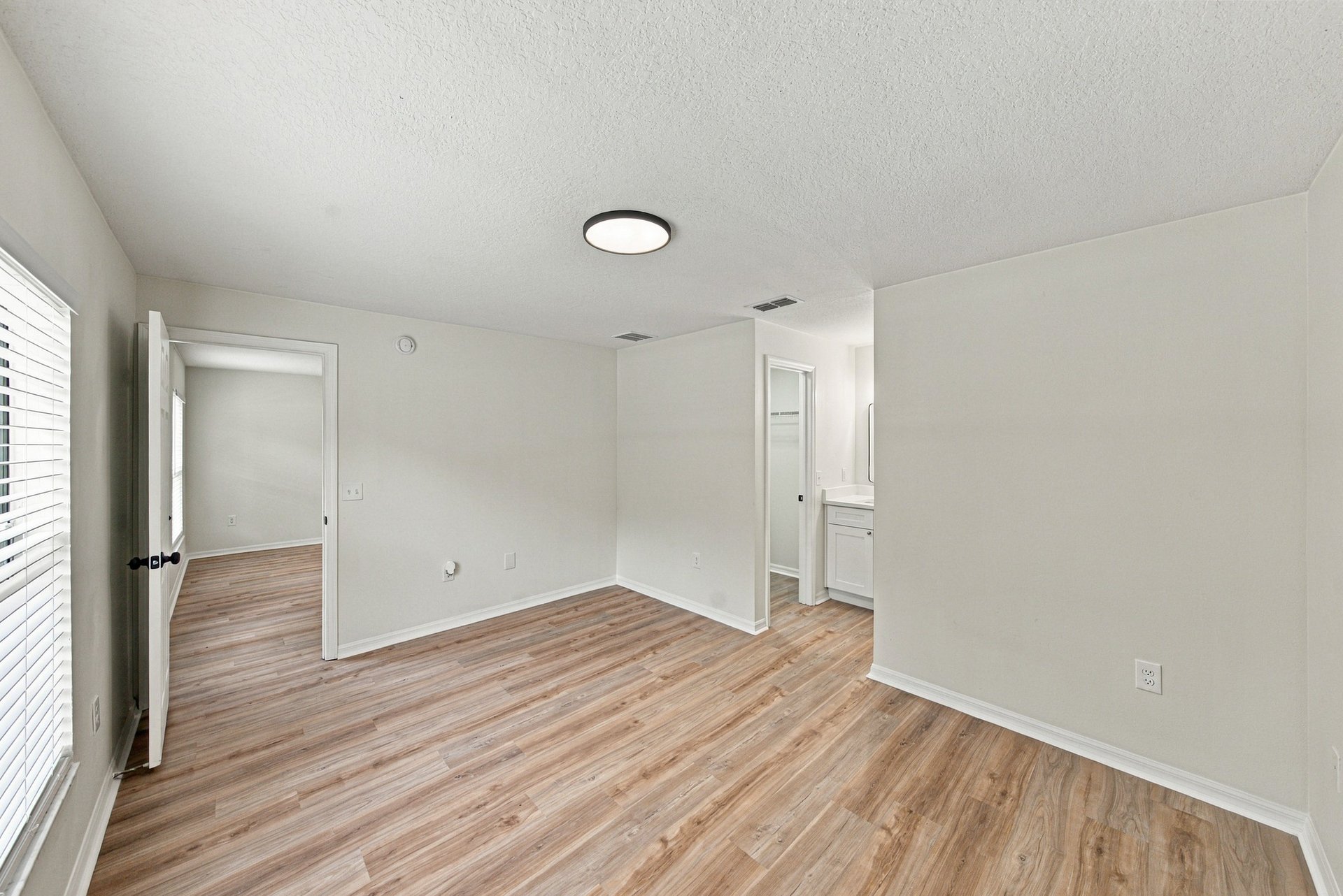 760 NW 52ND AVE