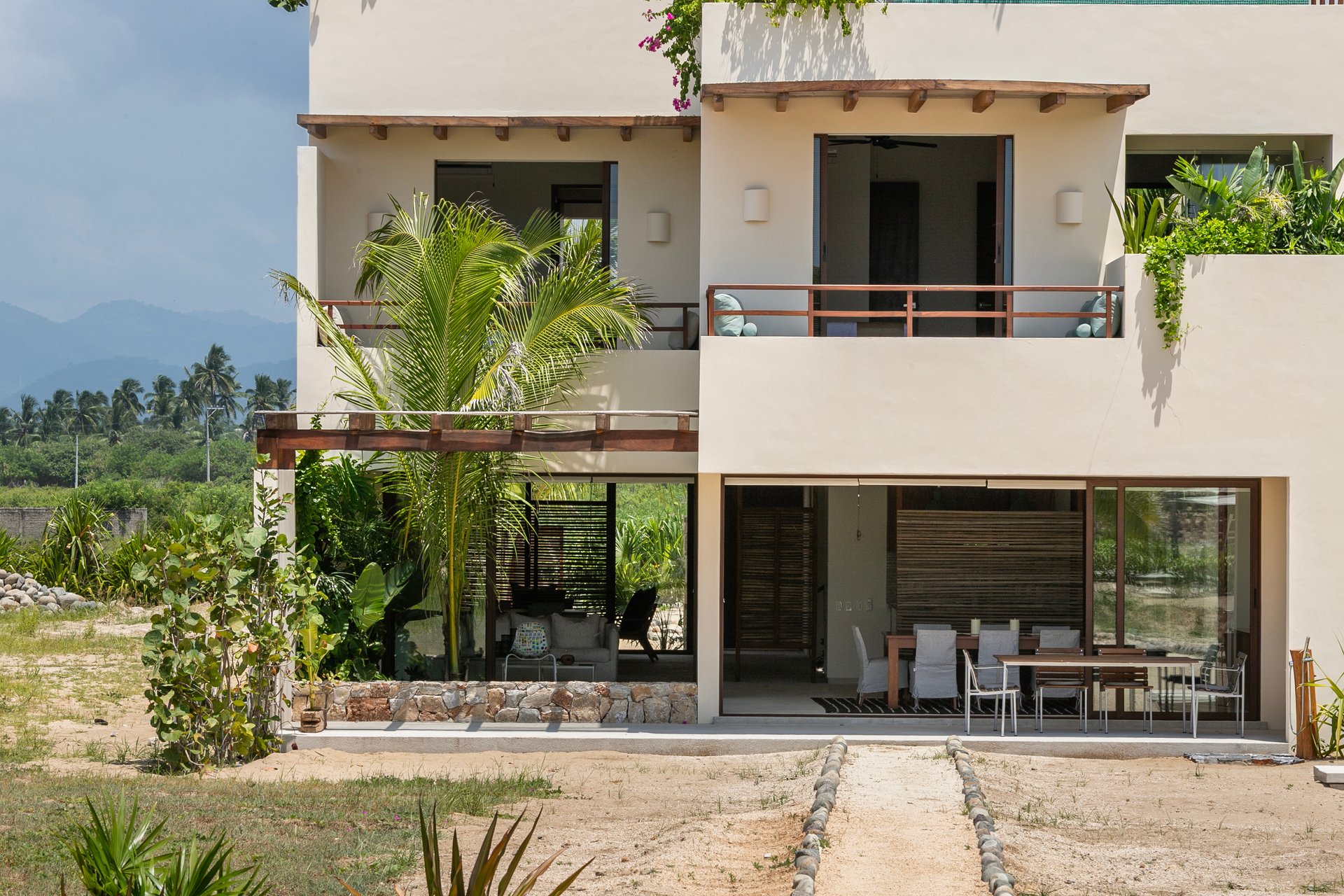 Marea Beachfront Casa VR6