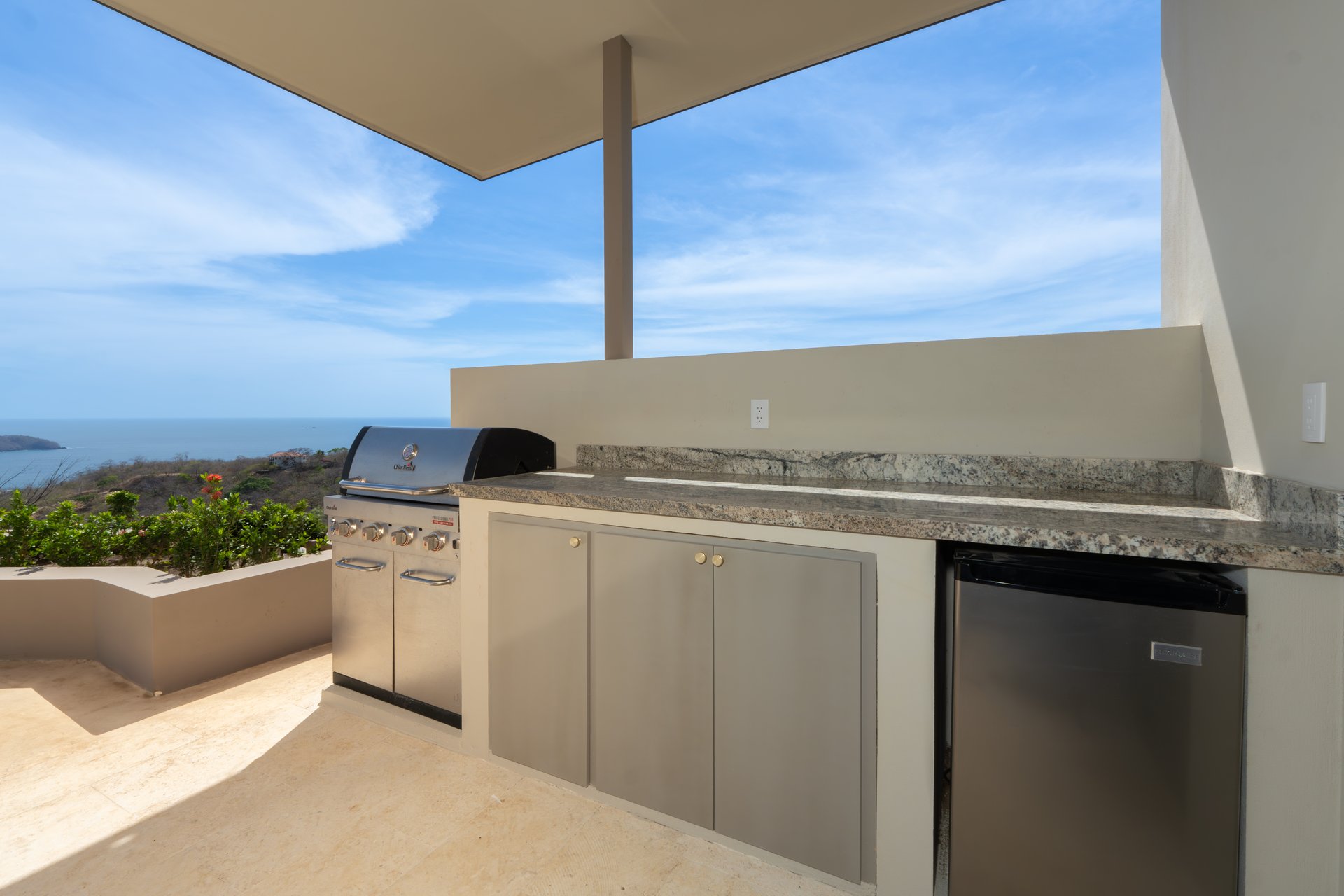 Casa Vista Escondida | 5 Bedroom Ocean View Estate with Seller Financing & Additional Lot in Playa Potrero Costa Rica