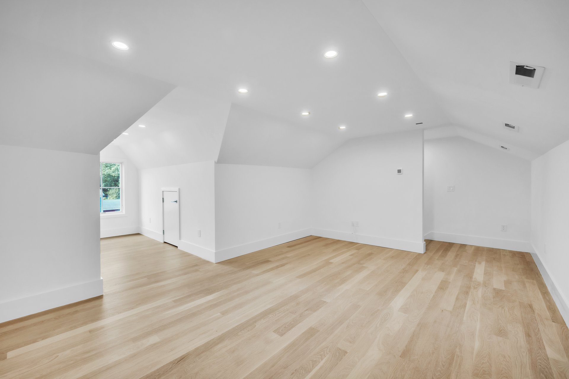 East Ave, Unit B 