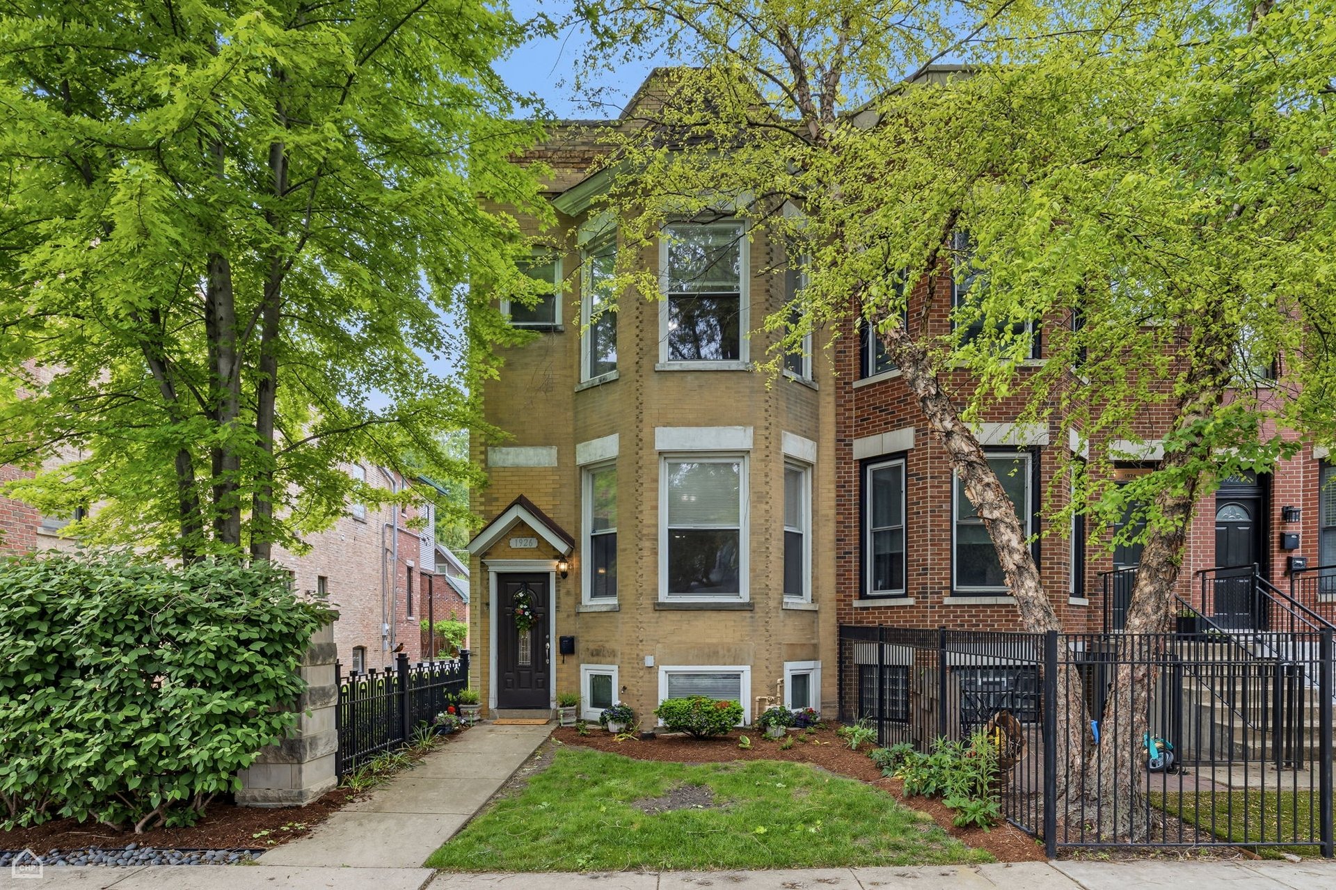 Roscoe Village 3 Bedroom Rowhouse 