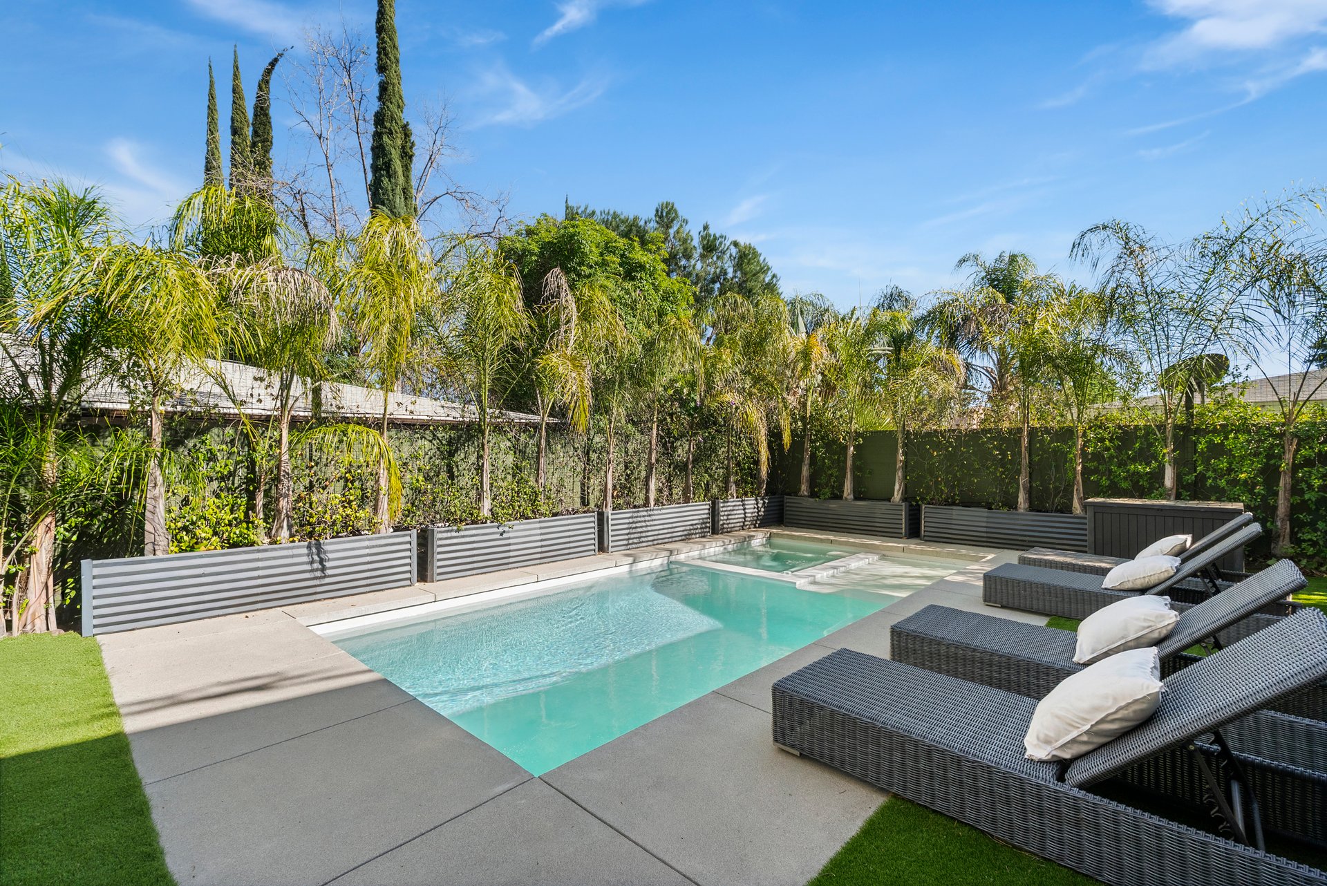 5186 Gloria Ave, Encino