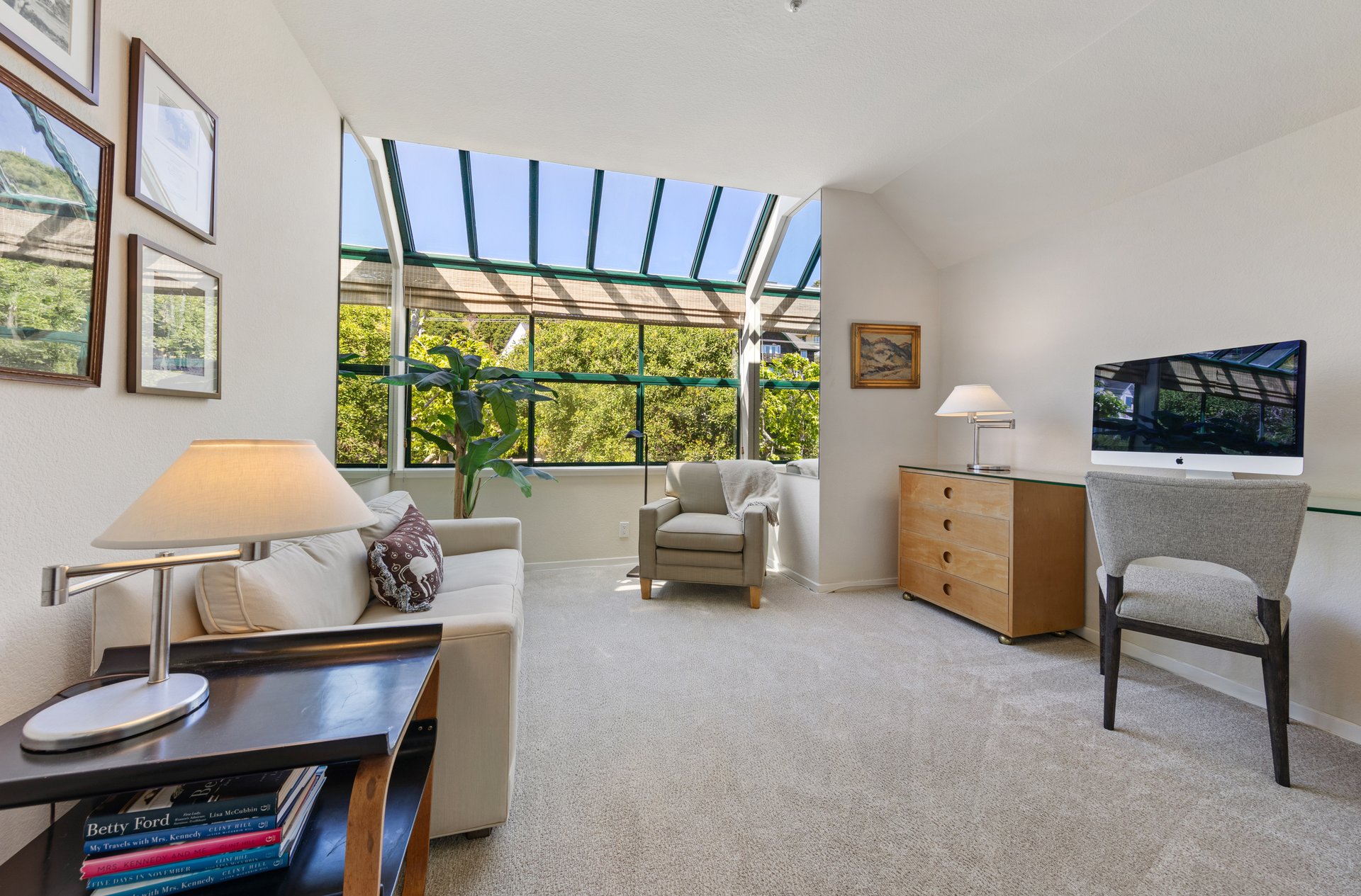 Luxury Condo with Sweeping Bay Views