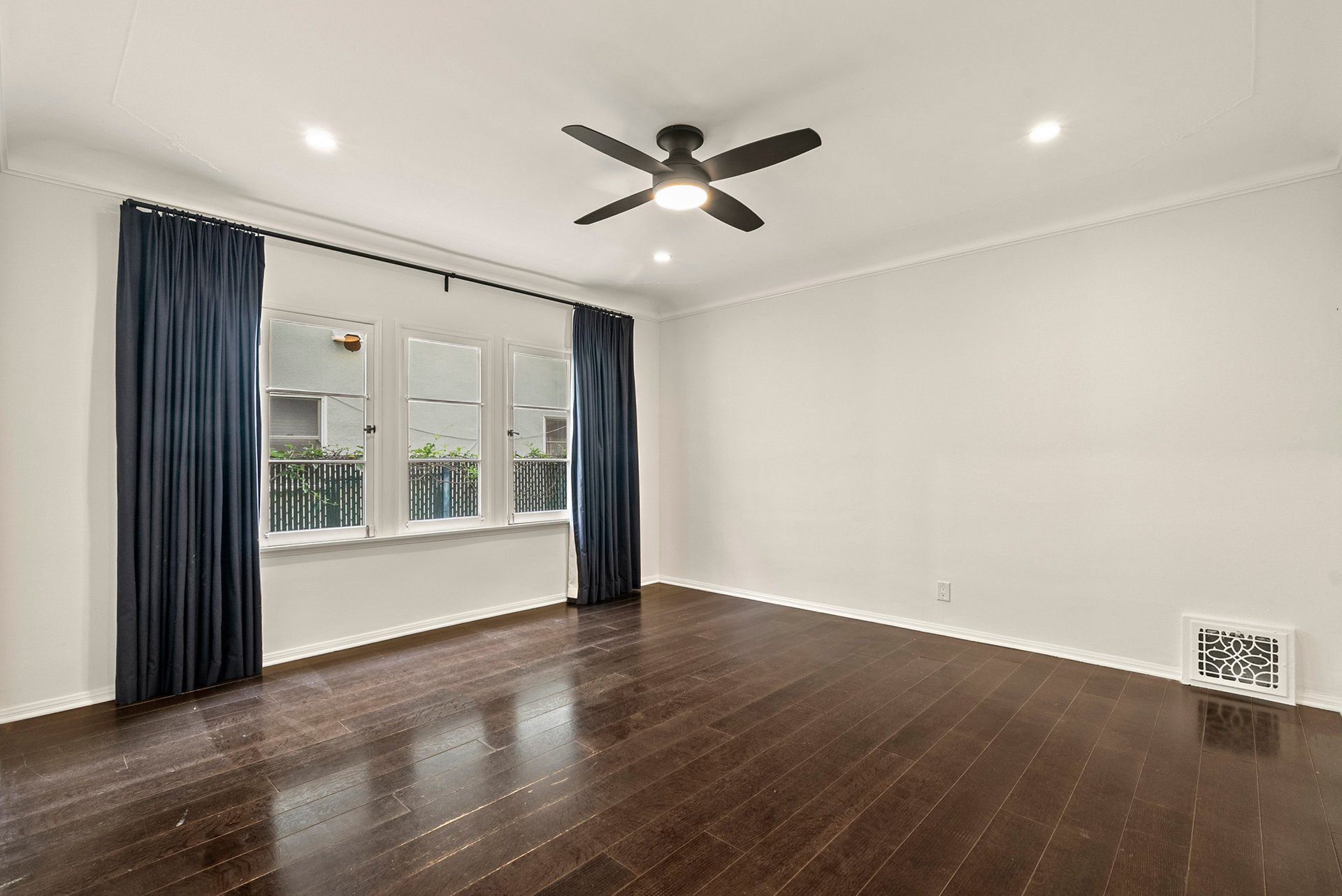 104 N Harper Ave, Beverly Grove