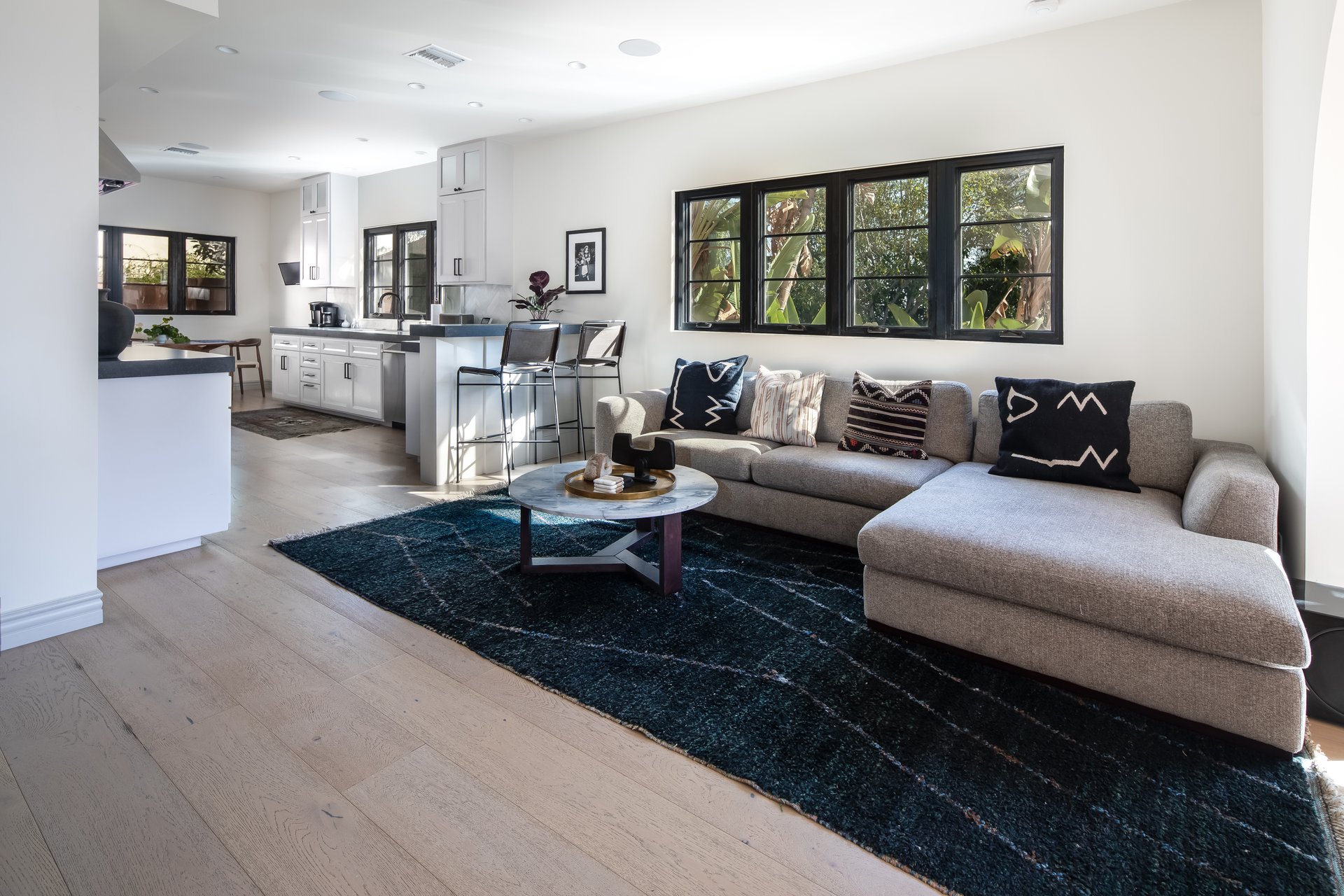 8425 W Sunset Blvd, West Hollywood