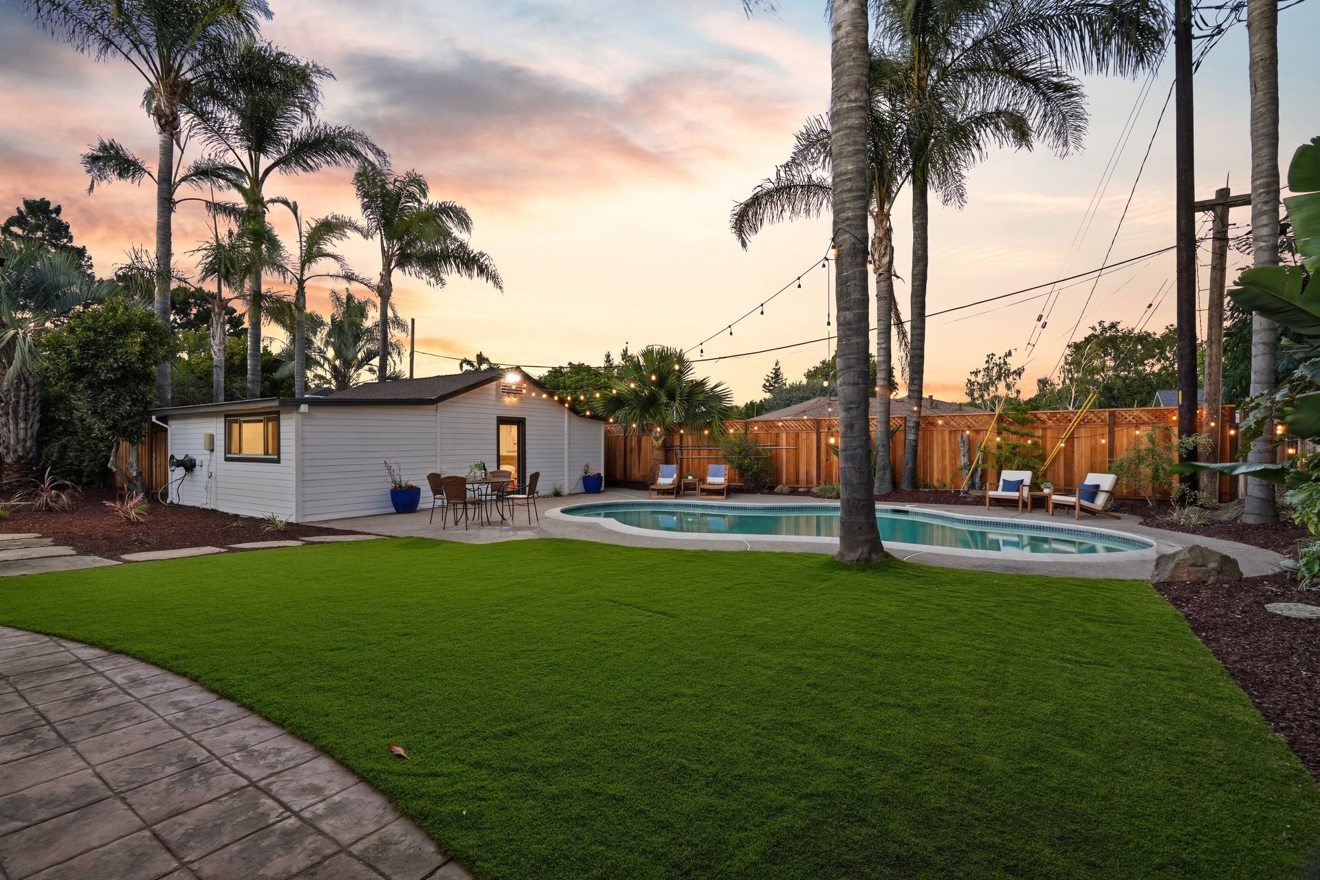 900 Eden AVE