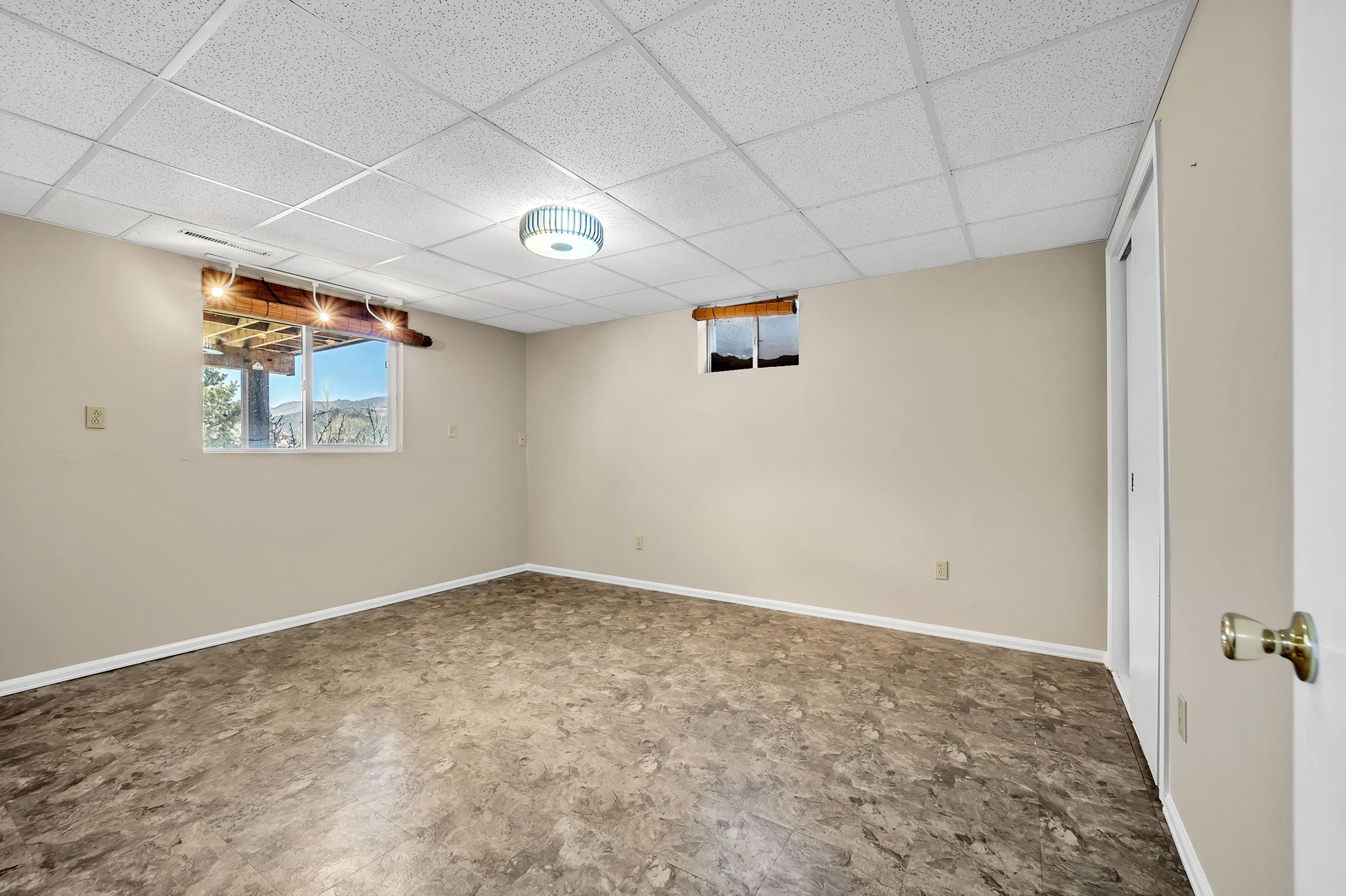 214 Crystal Hills Boulevard