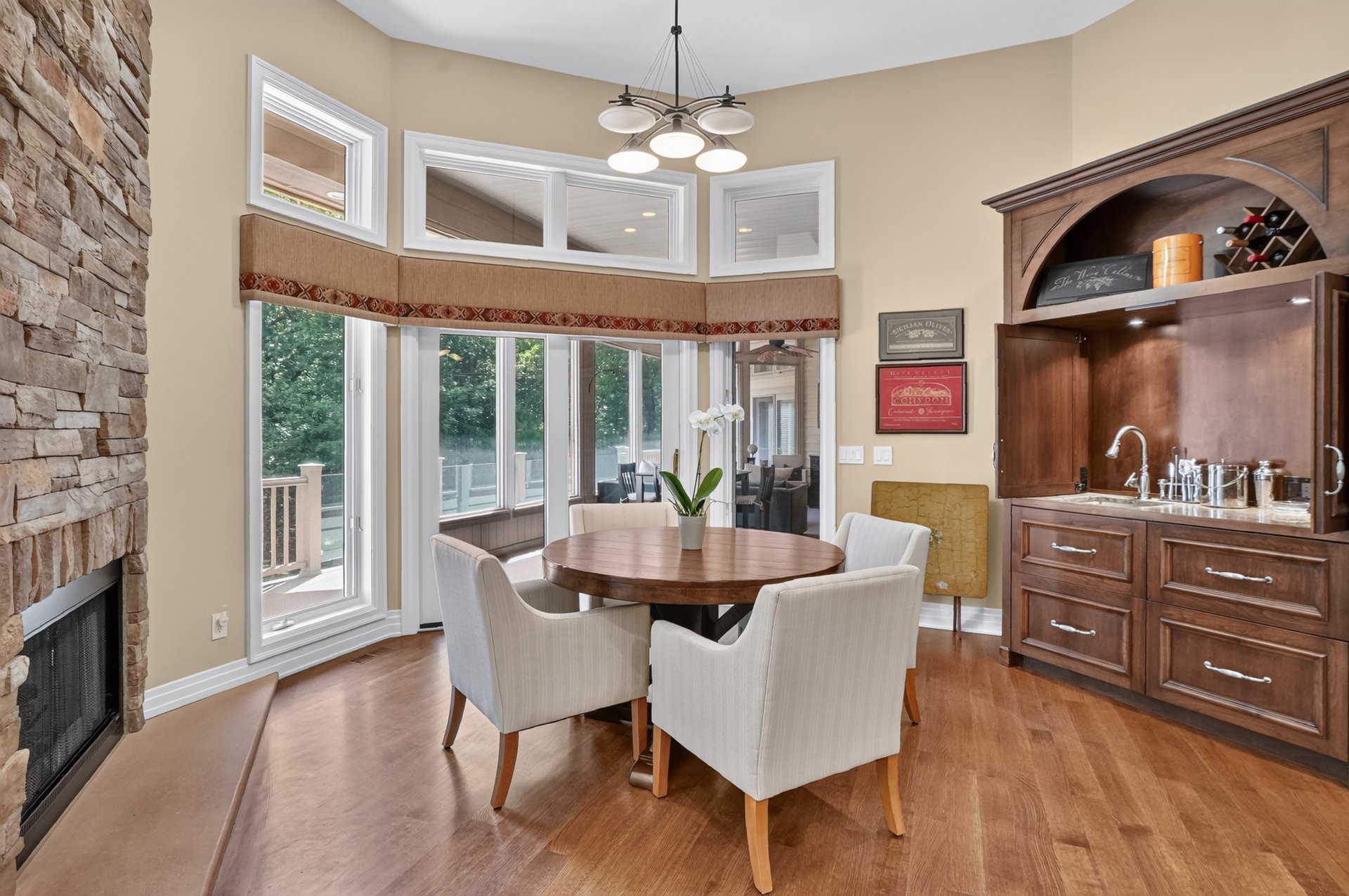12172 Woodline