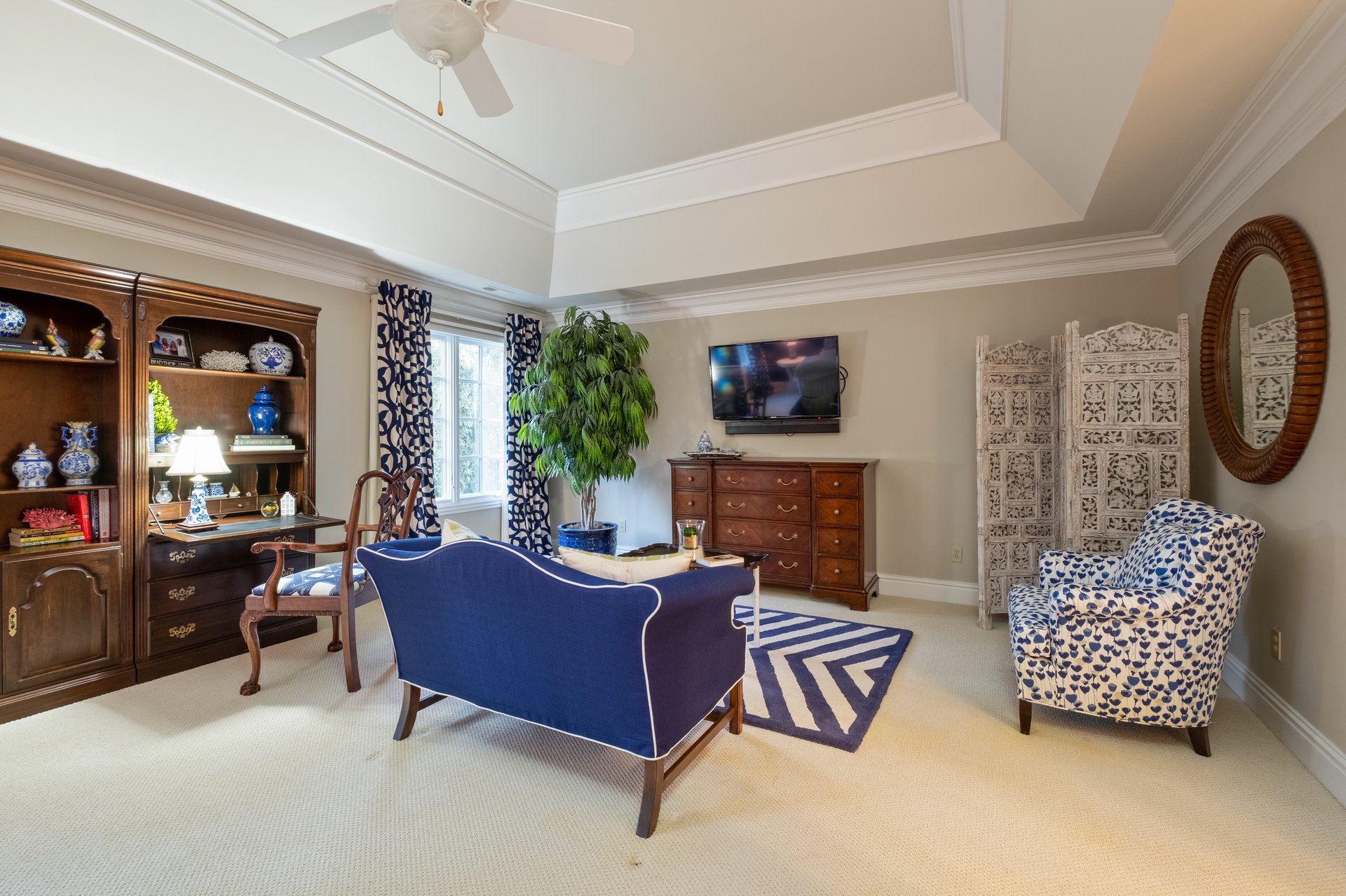 A Town & Country Sanctuary on 2+ Acres With a Surprising Backdrop 