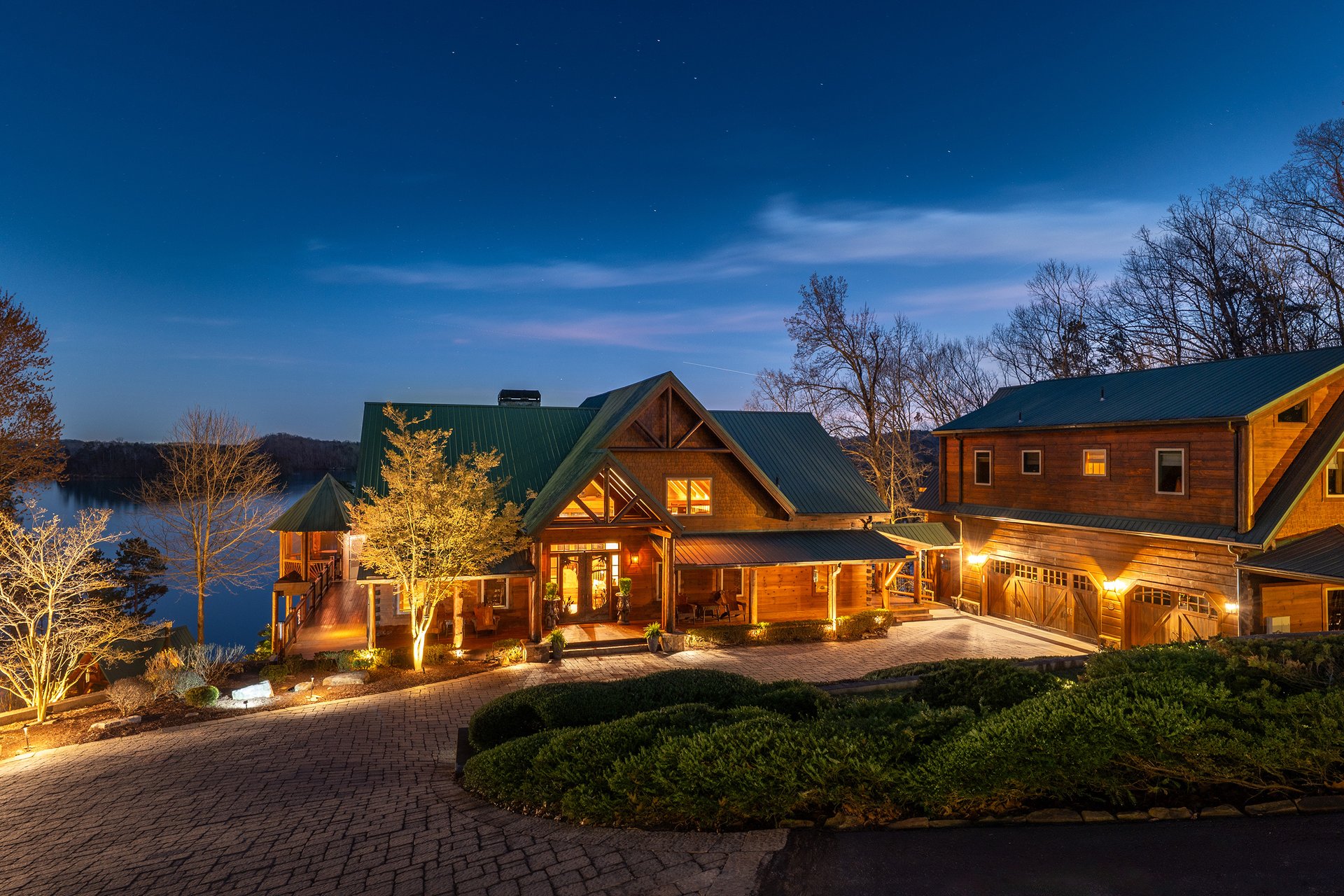 3406 Thunder Point