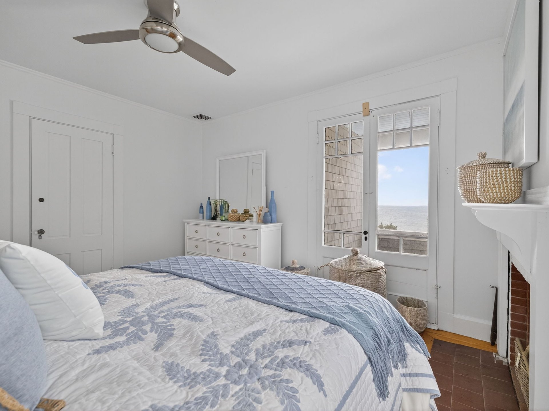 Waterfront Off Market Private Exclusive 