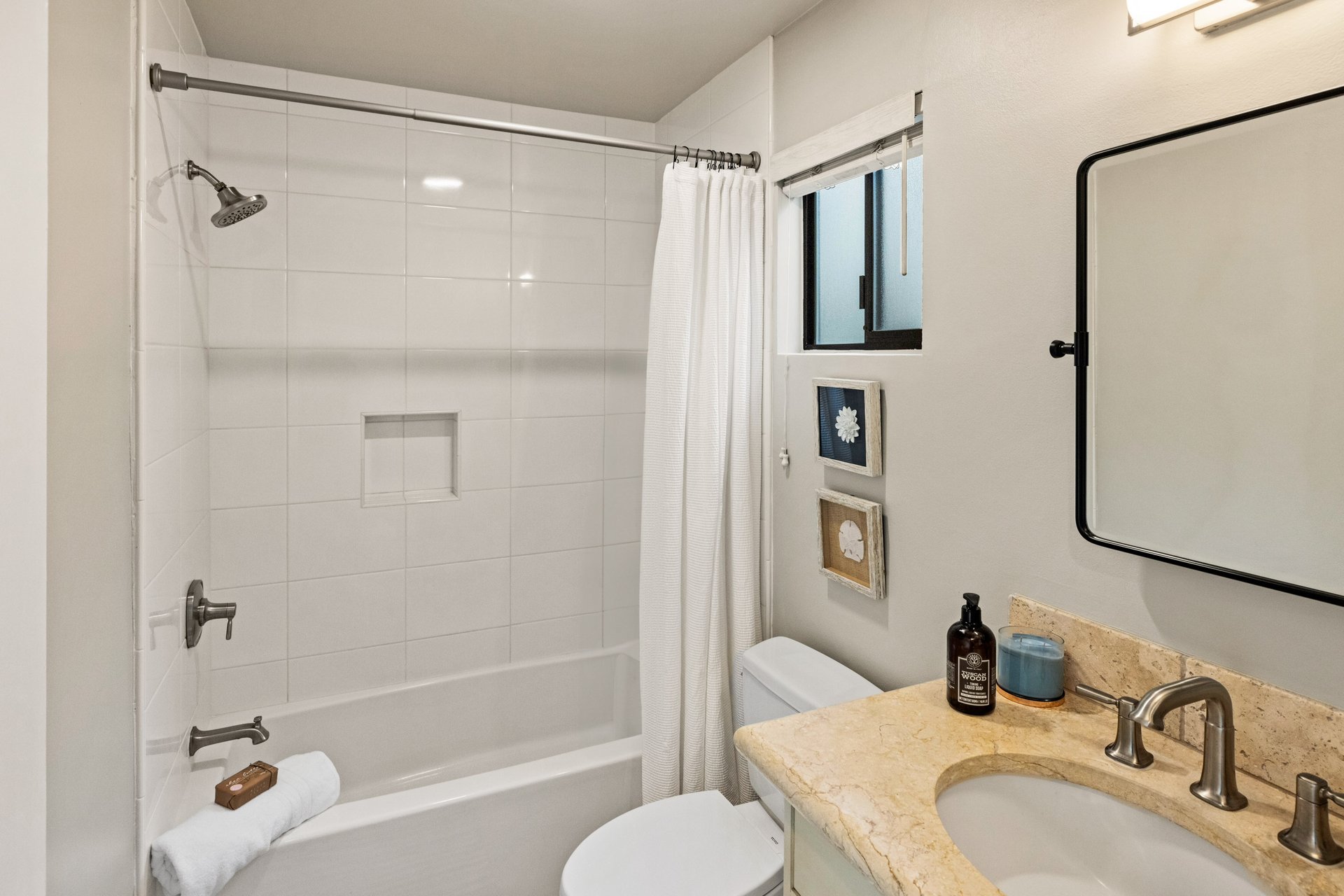 Monterey Sunbelt Living - 303 Del Robles Ave