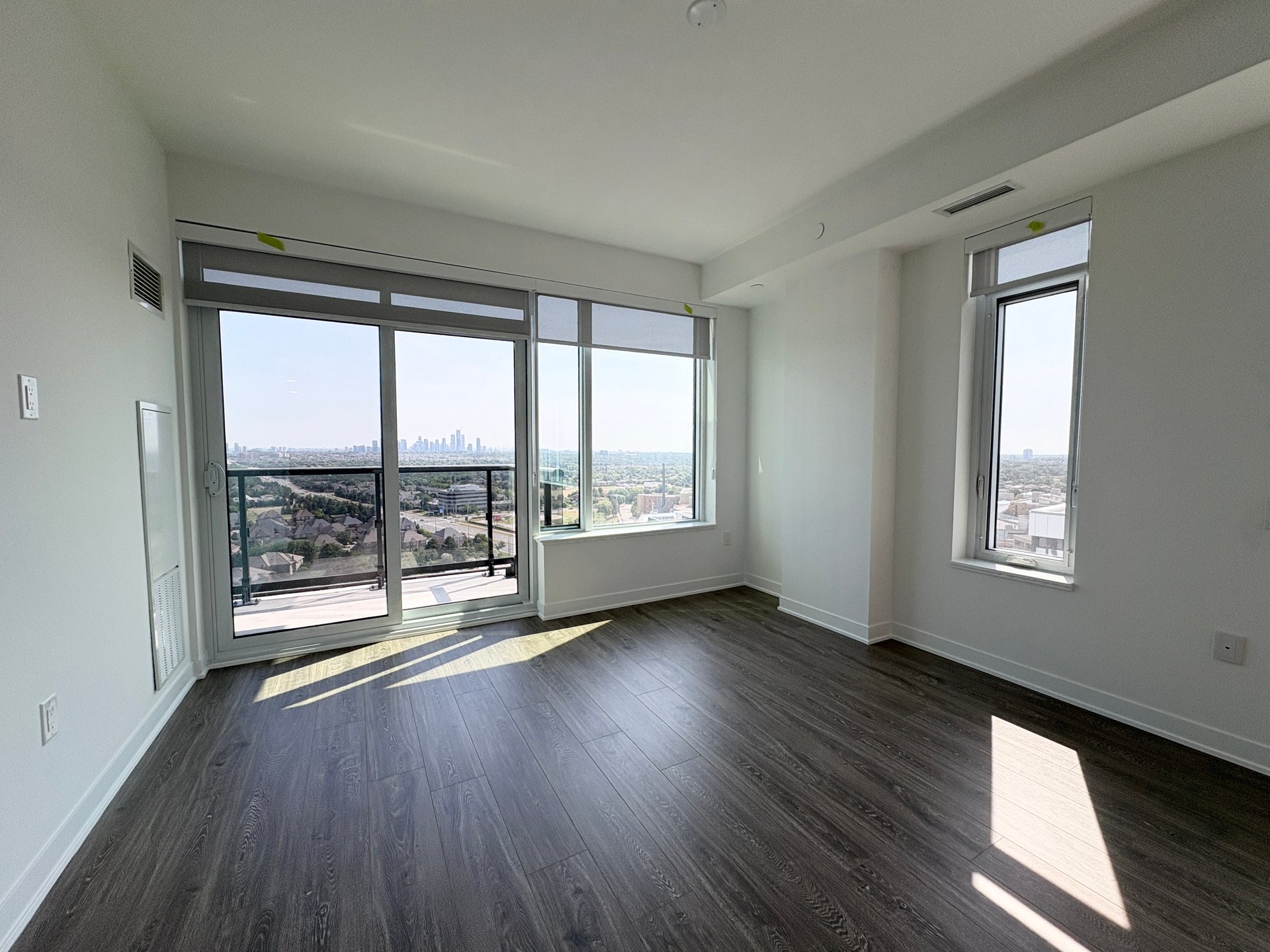 2495 Eglinton Avenue W 1703