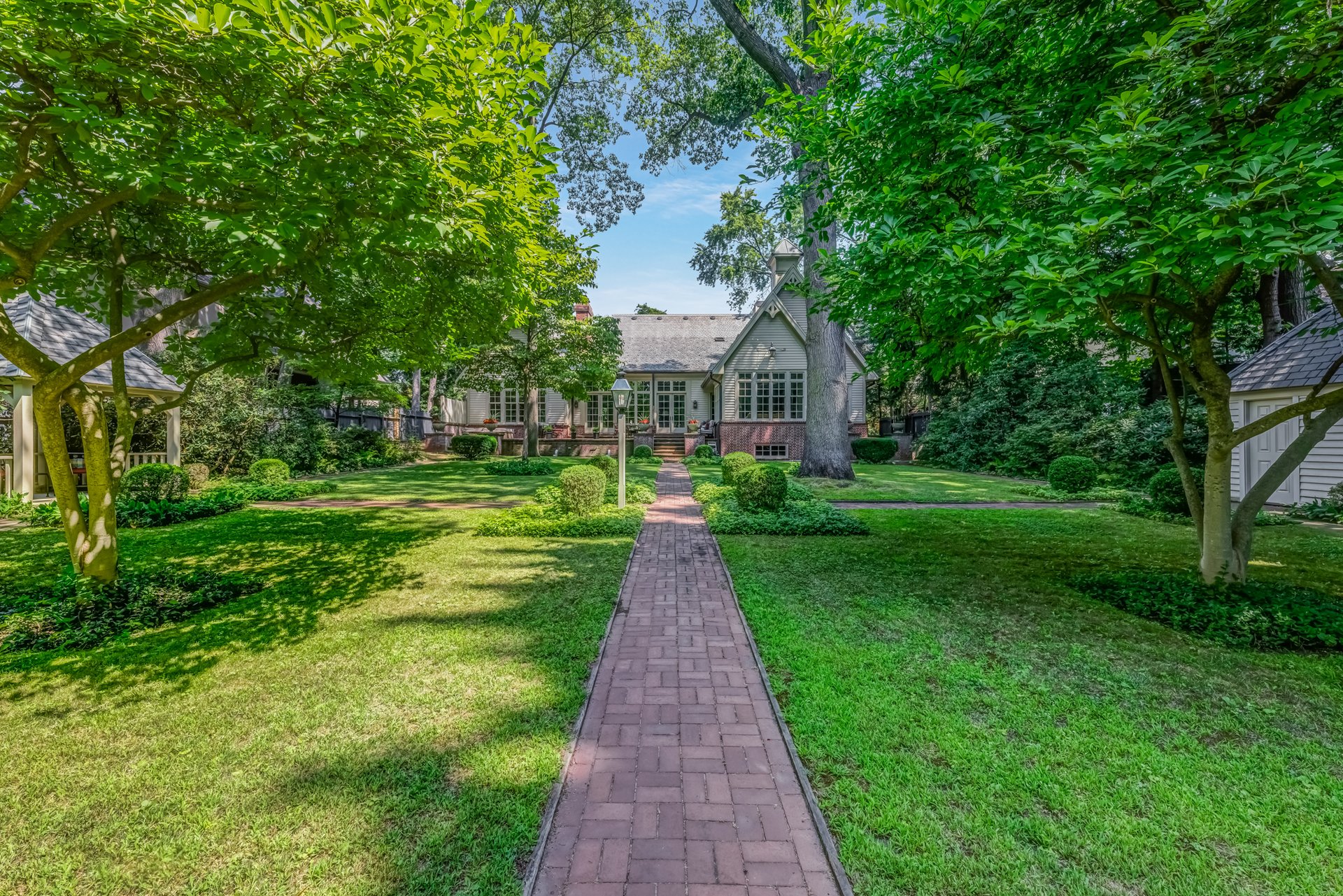190 Donnelly Dr