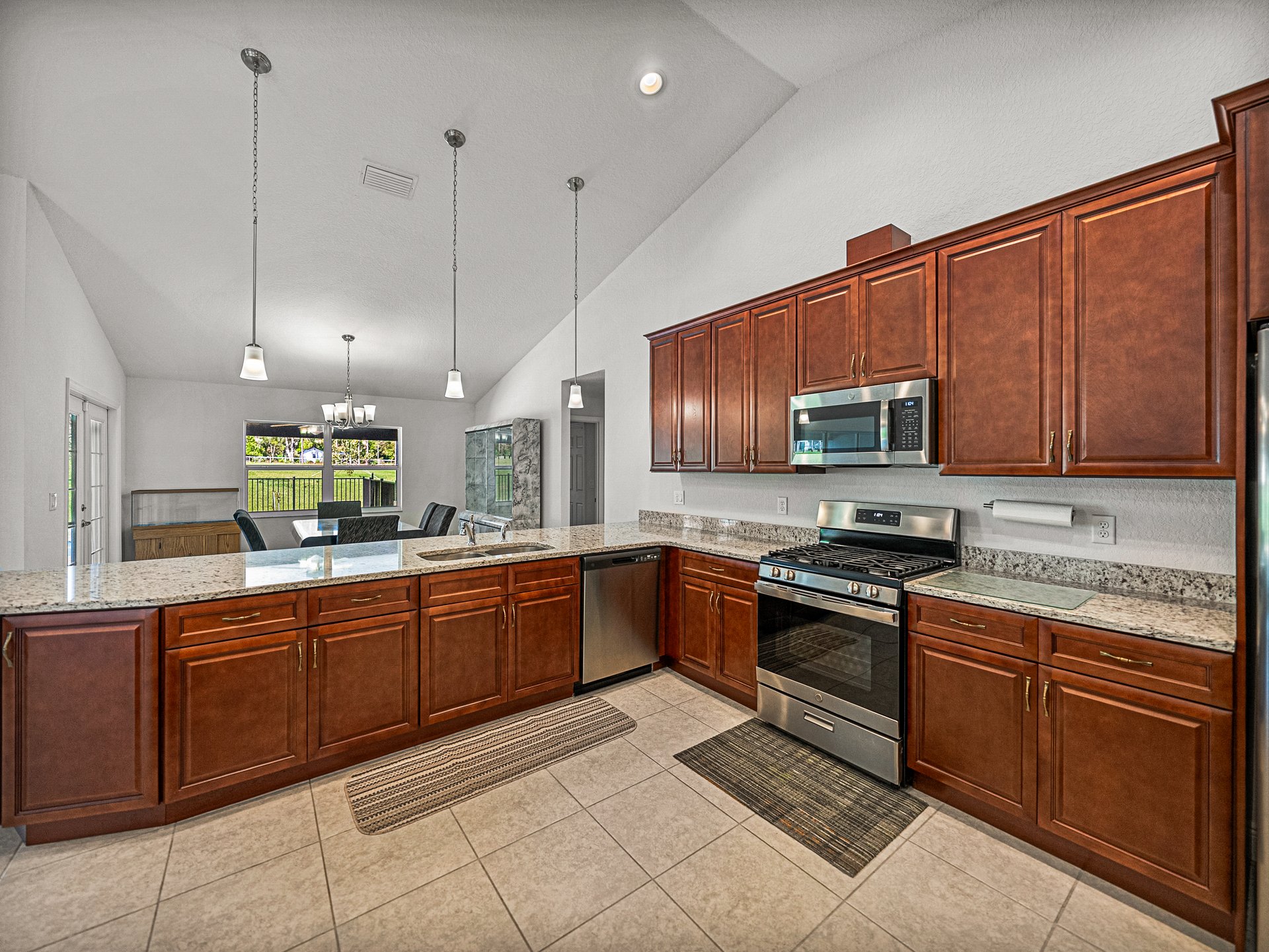 17703 COUNTRY SQUIRE LN