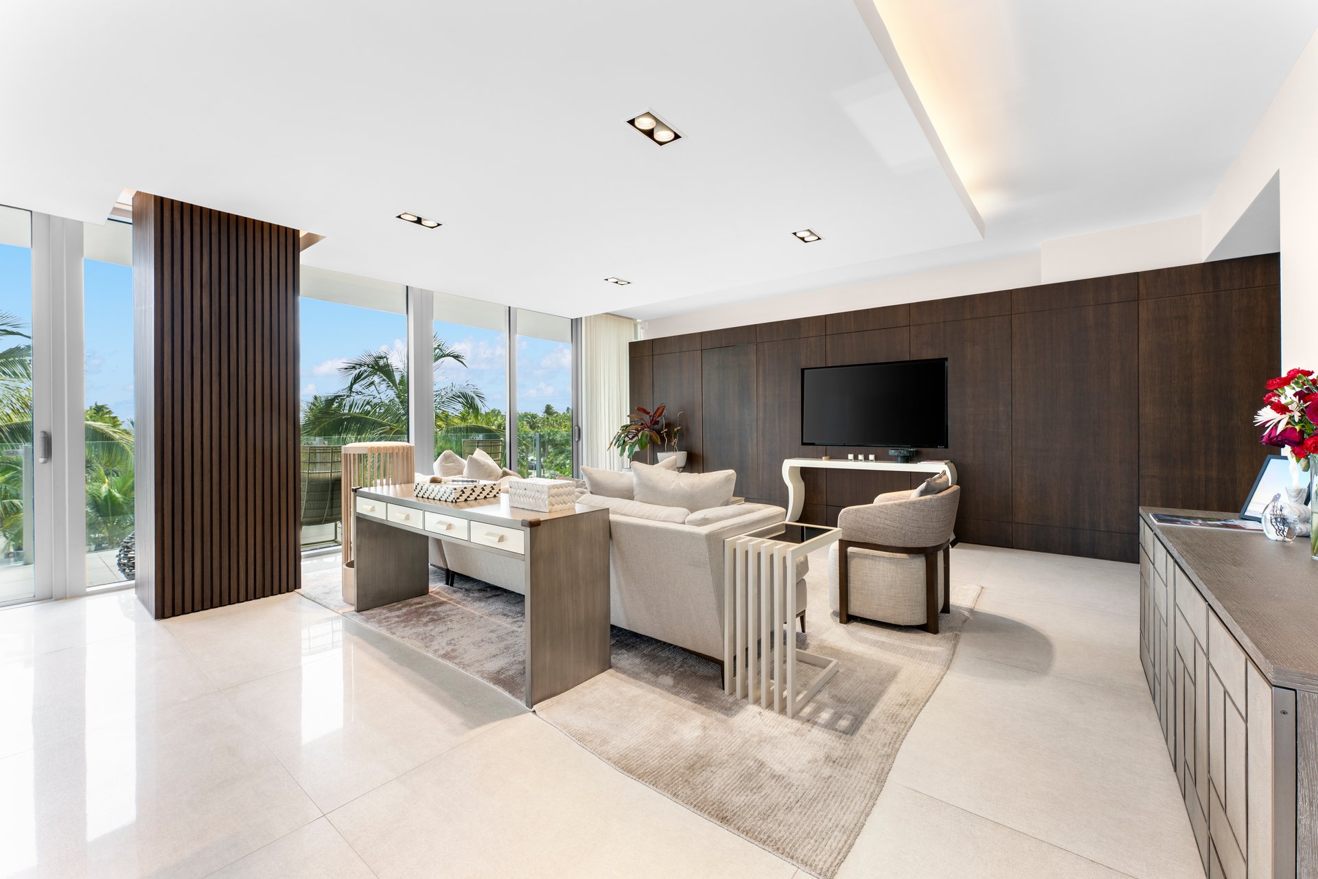 1 Collins Ave