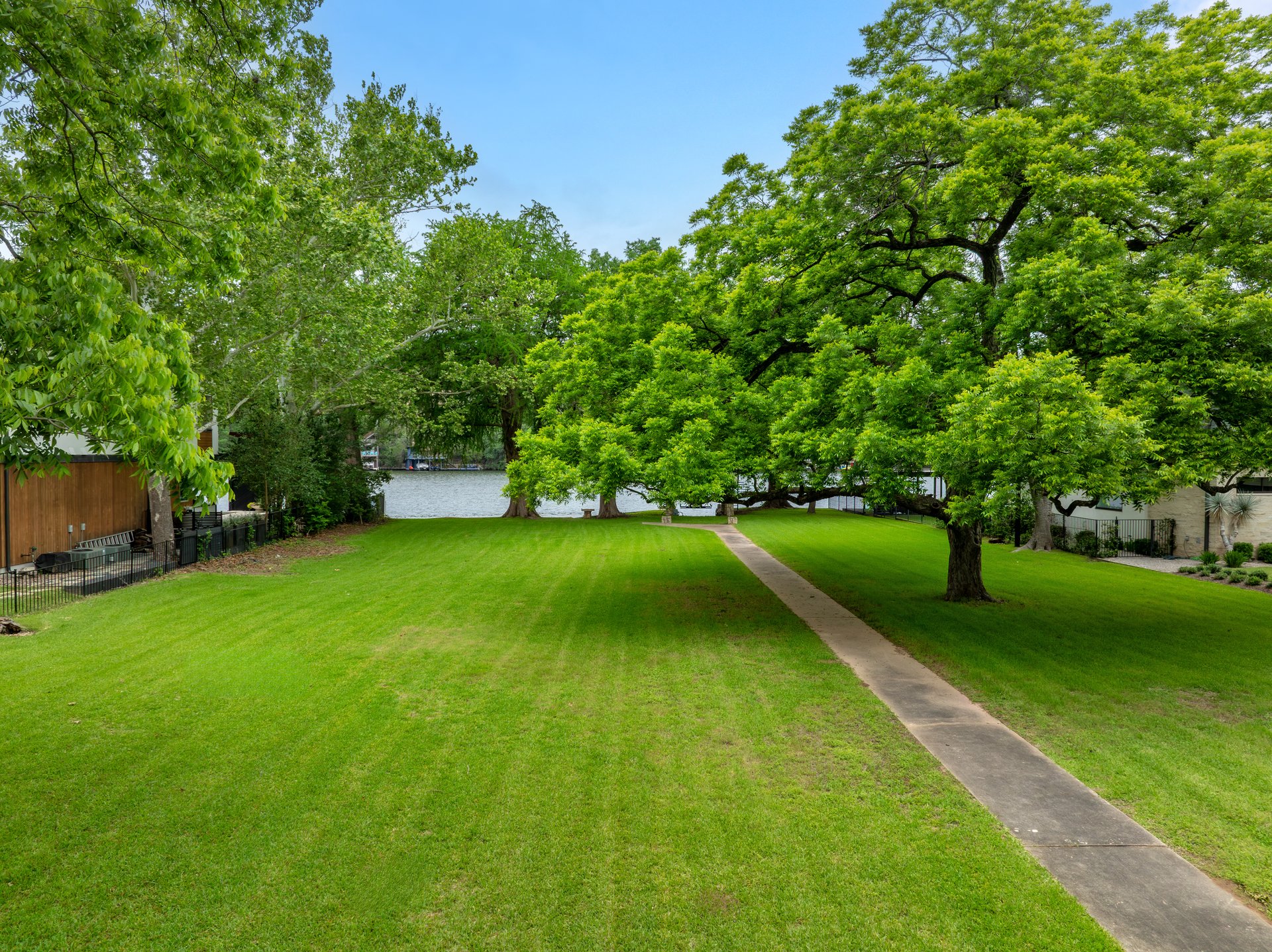 3200 Rivercrest Drive
