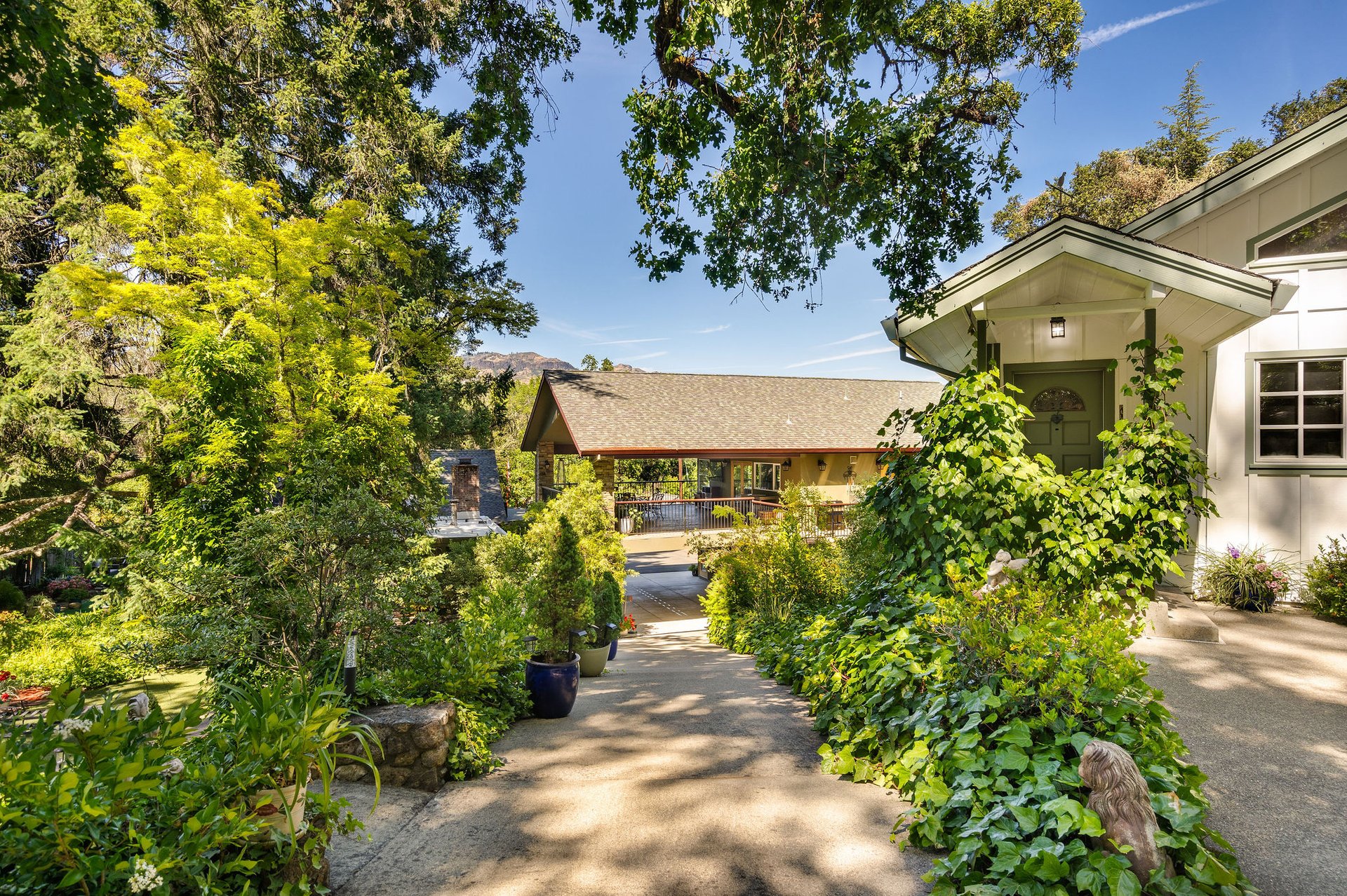 3037 Foothill Blvd