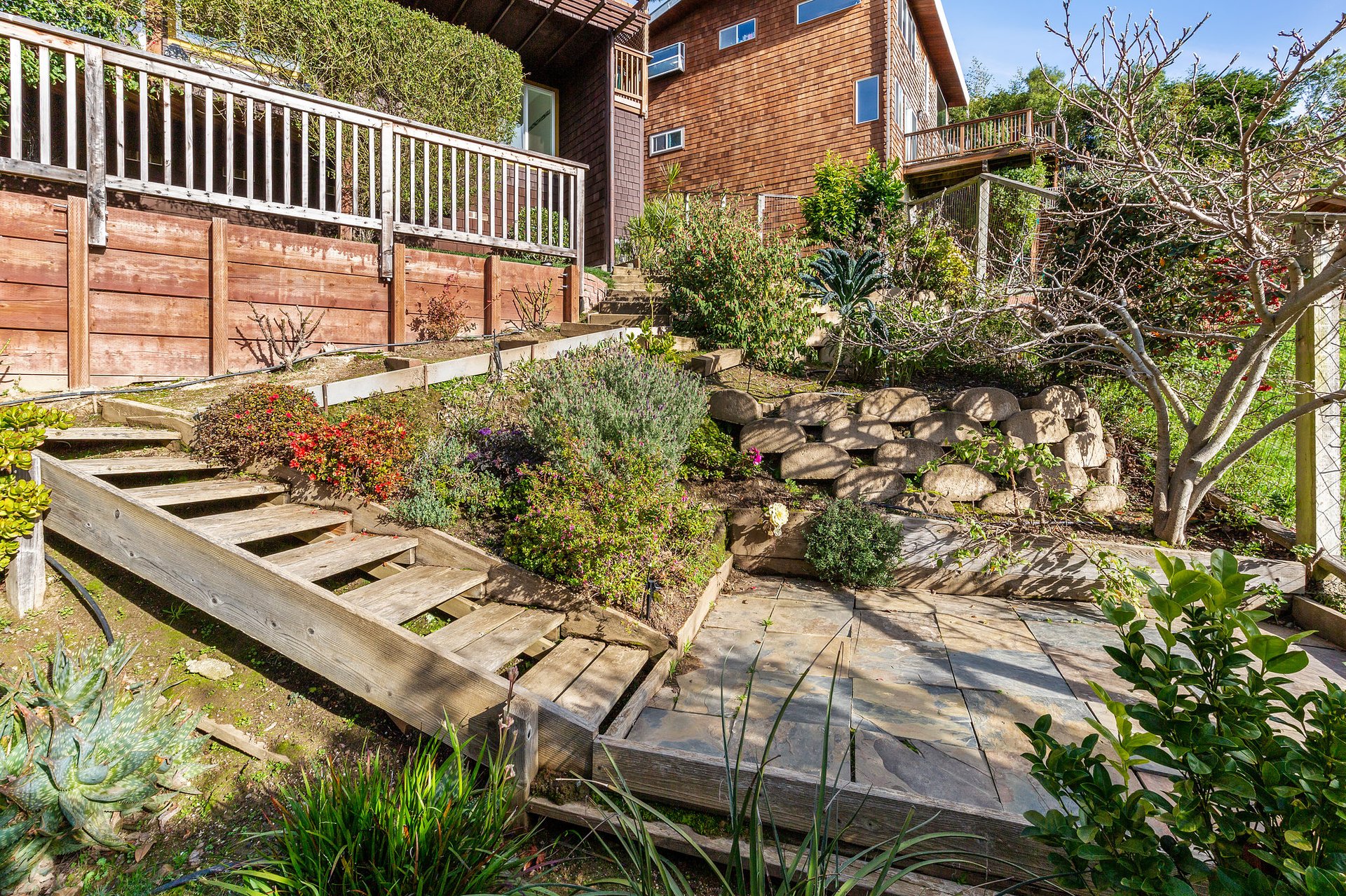 405 Wellesley Court