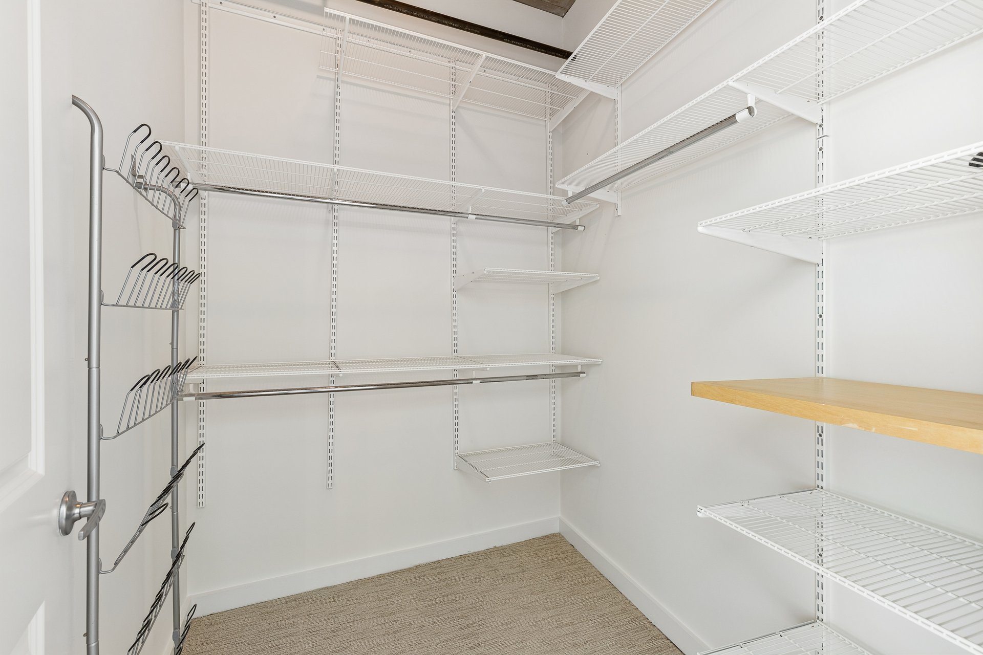 943 Peachtree Street NE Unit 913