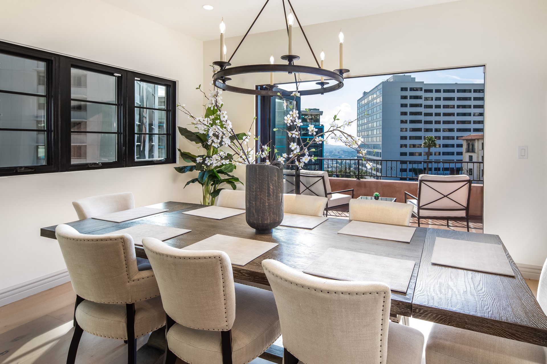 8425 W Sunset Blvd, West Hollywood