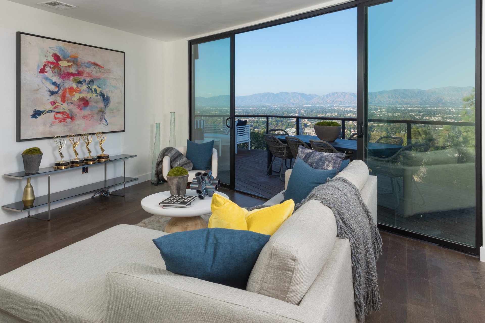 3704 Sunswept Dr