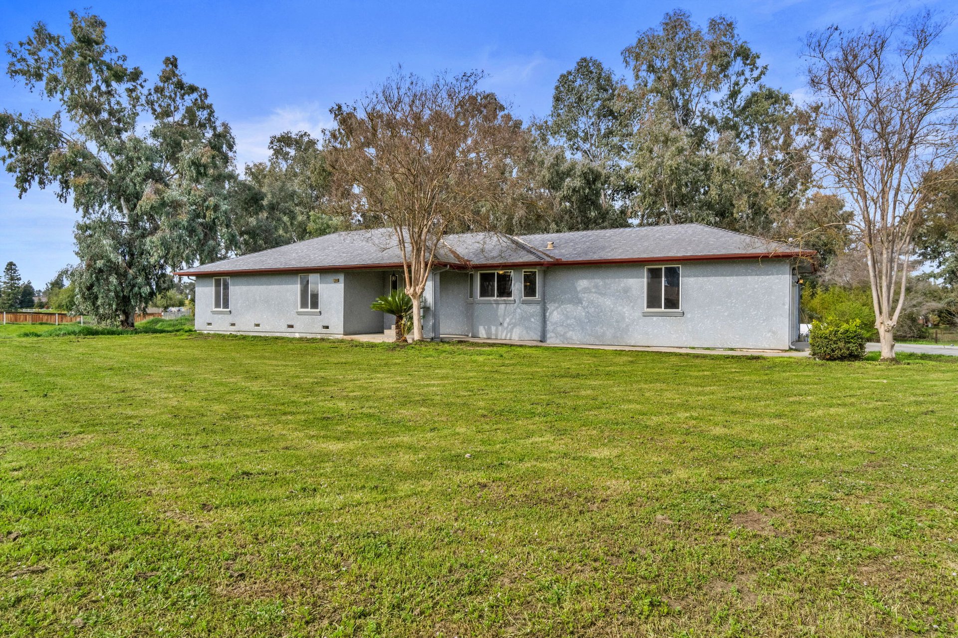 17646 Lane Dr