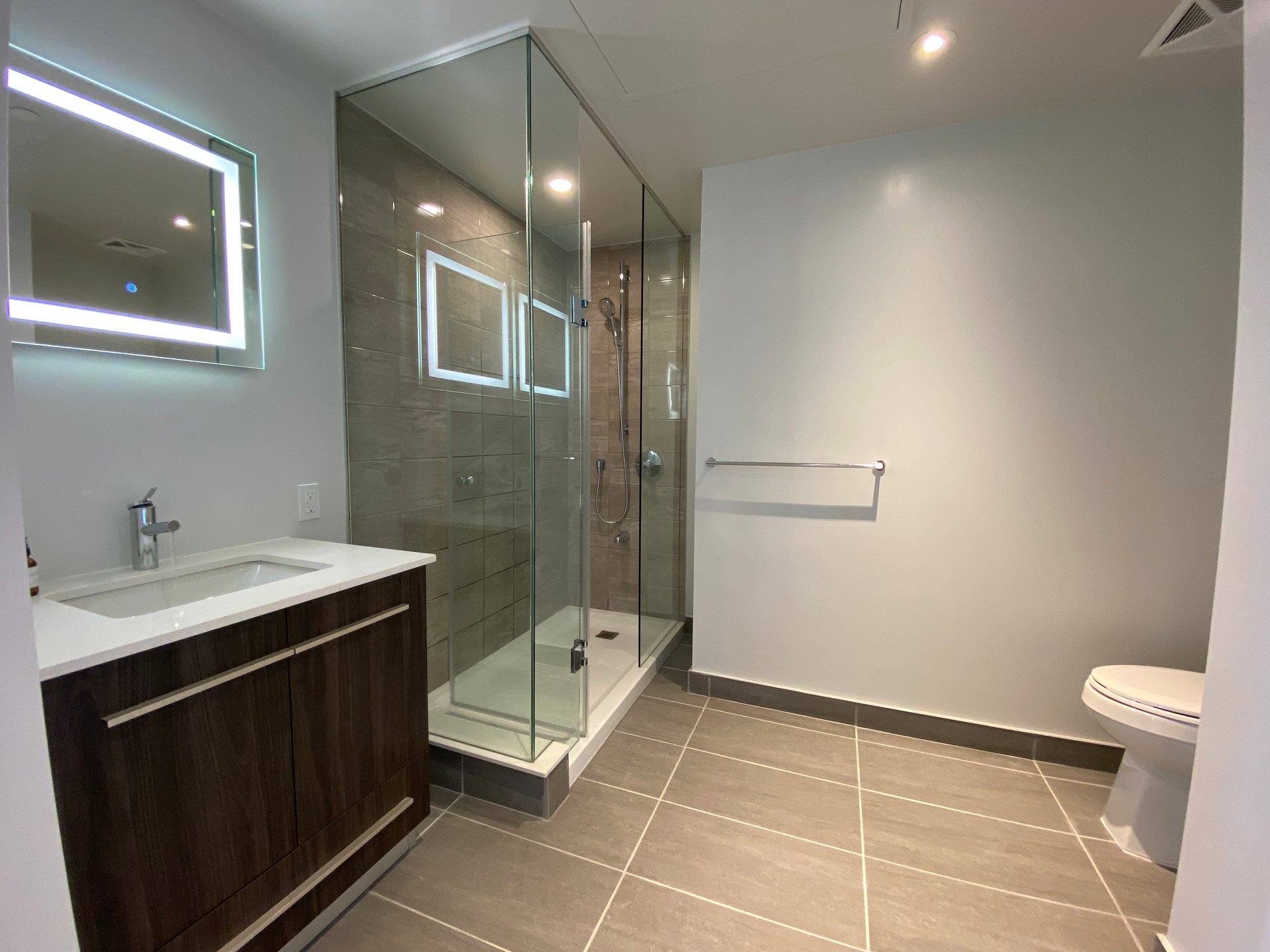 8 Cumberland Street Unit: 3007