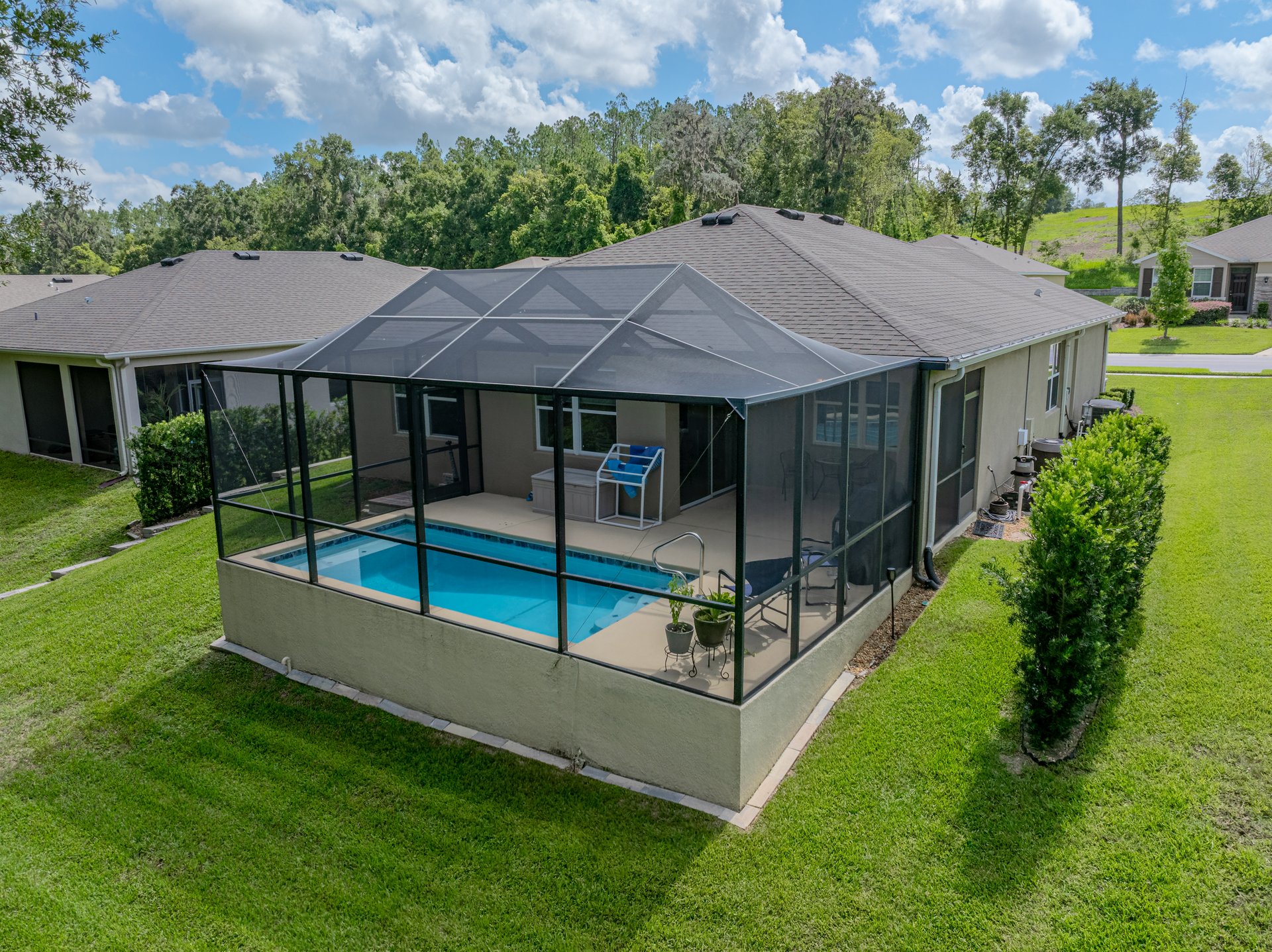 12615 EASTPOINTE DR