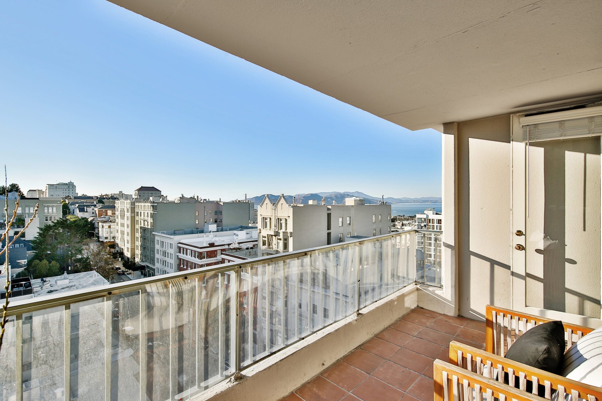 2040 Franklin Street #1407