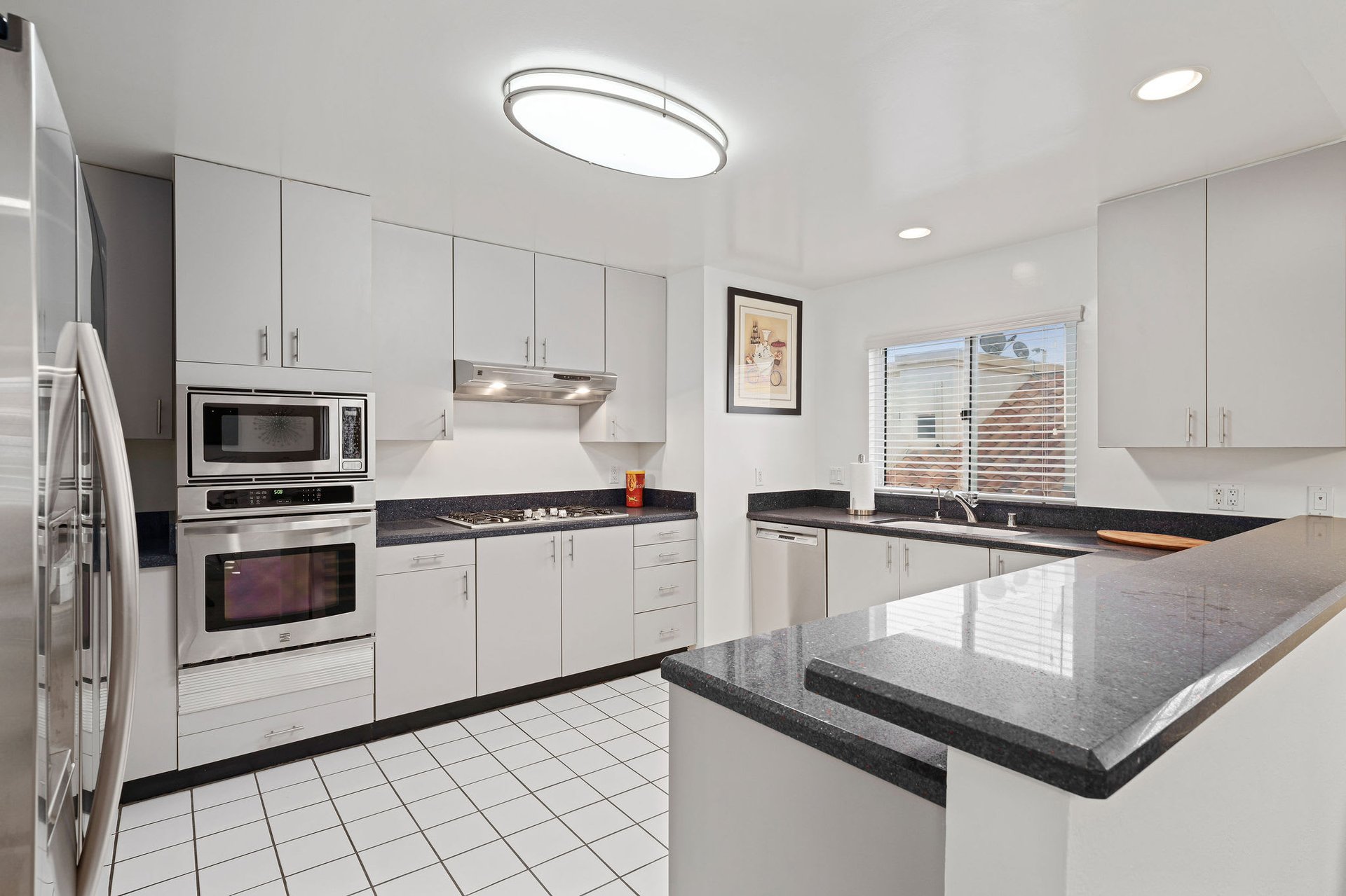 1010 California Ave #307, North of Wilshire
