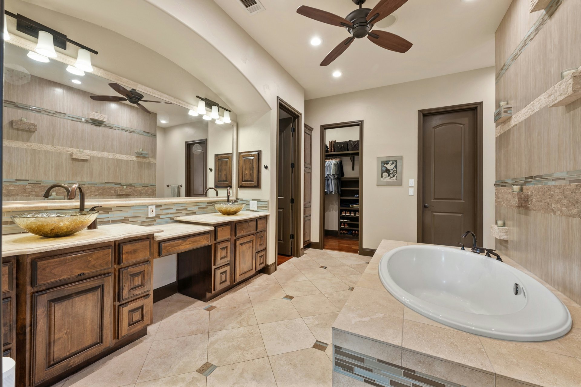 10213 Amwell Cove