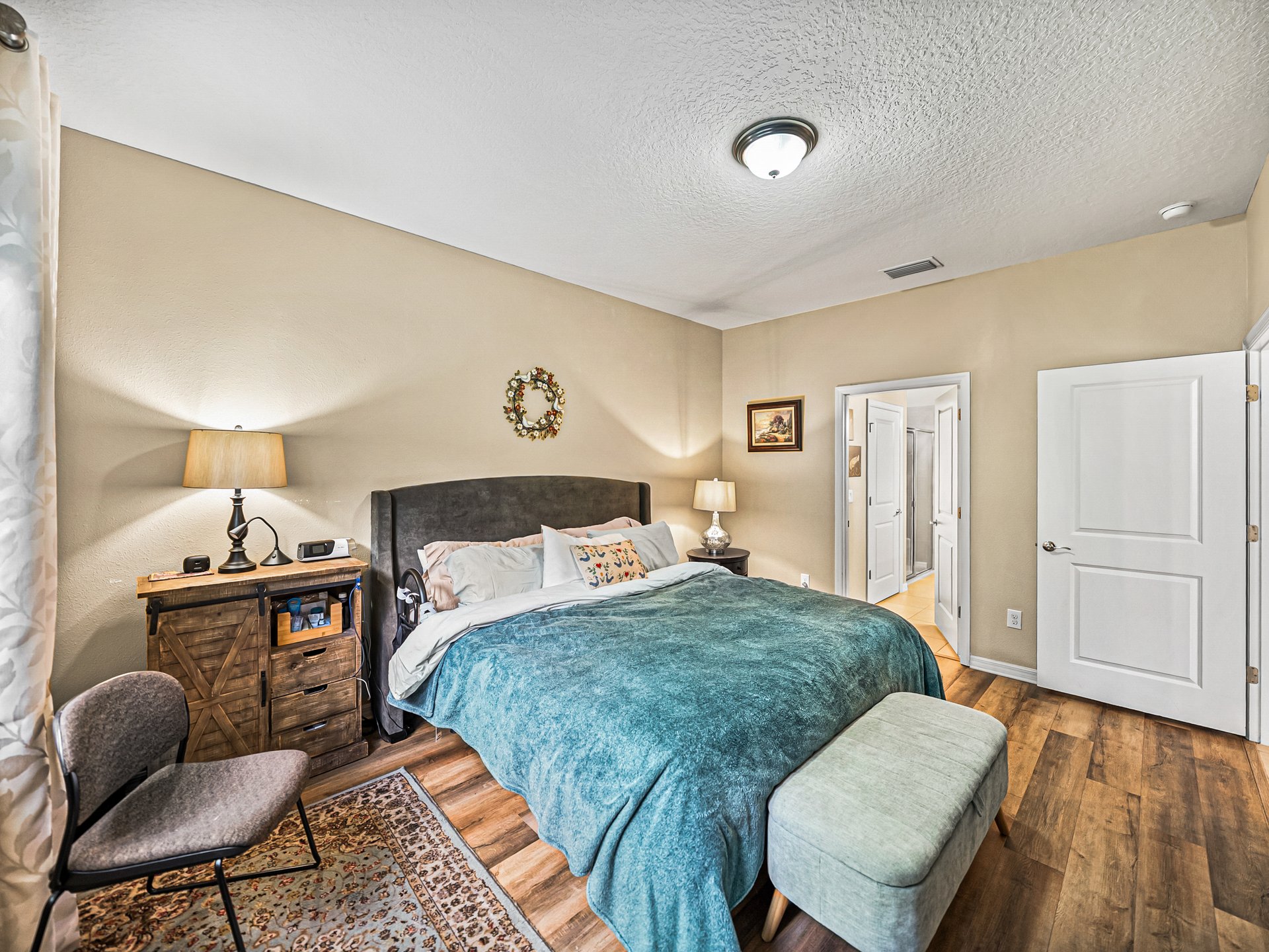 12615 EASTPOINTE DR