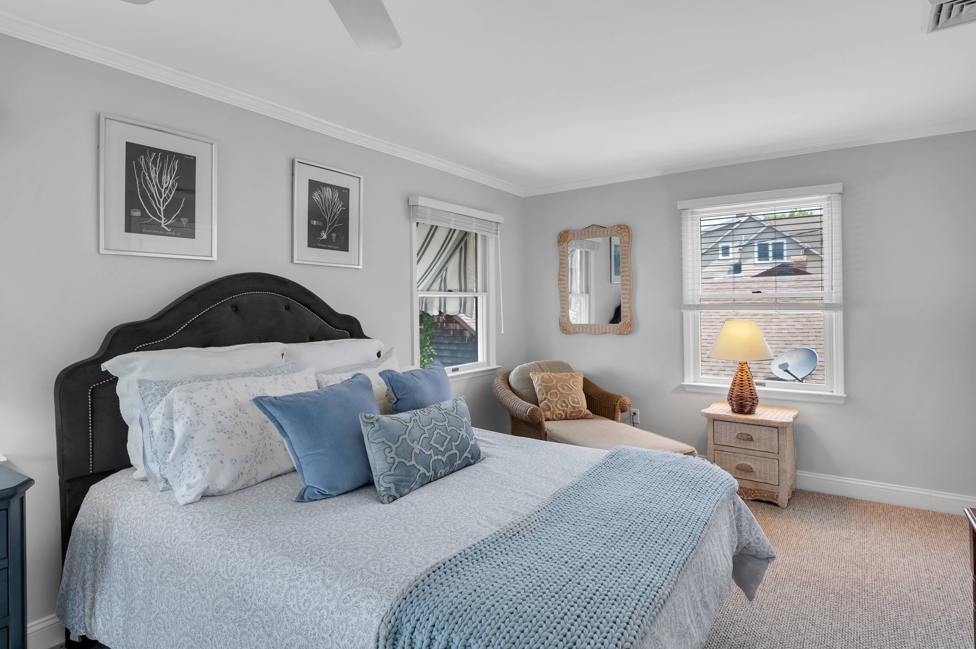 One Bedroom Condo With Outside Seating Area
