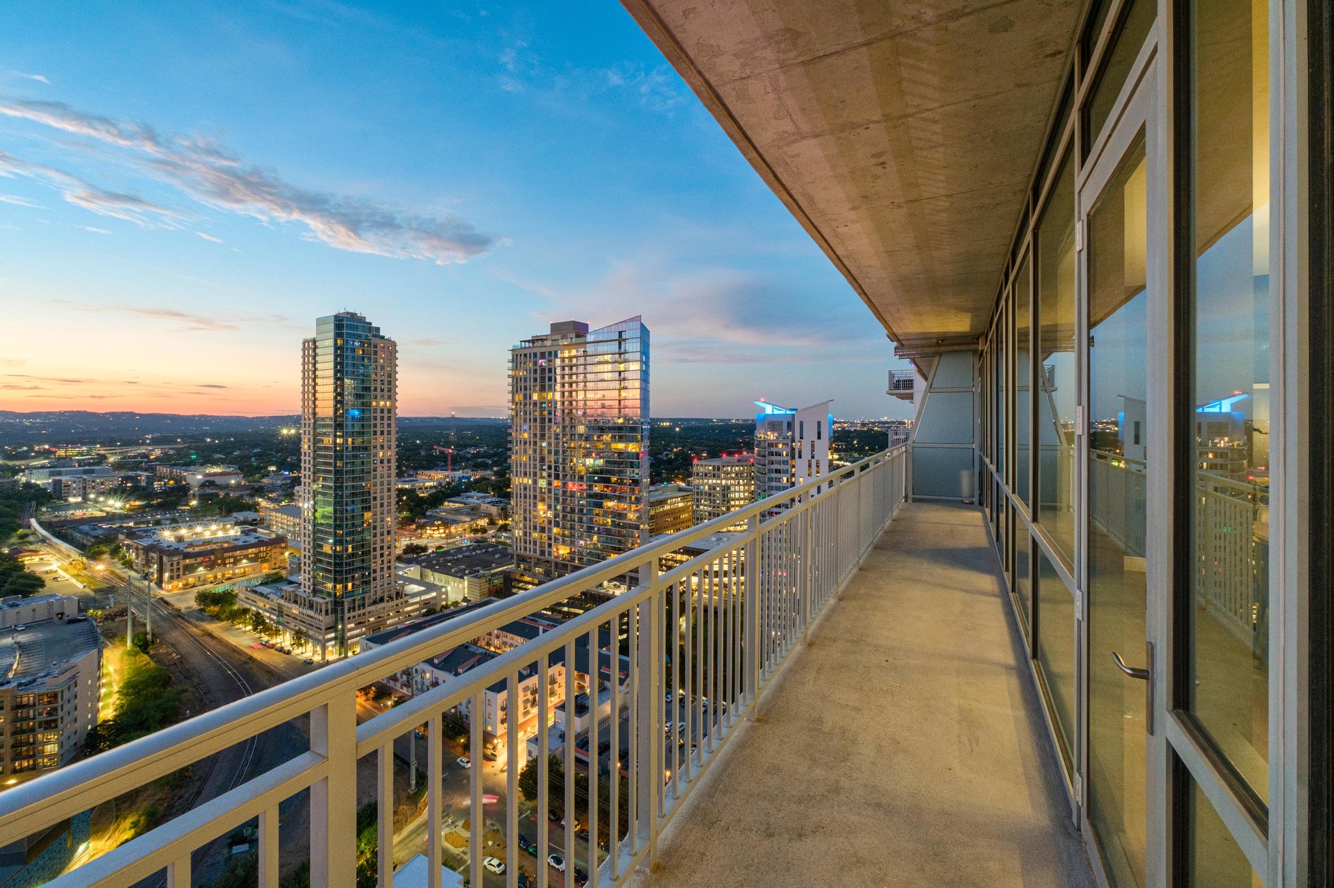 222 West Avenue #2802
