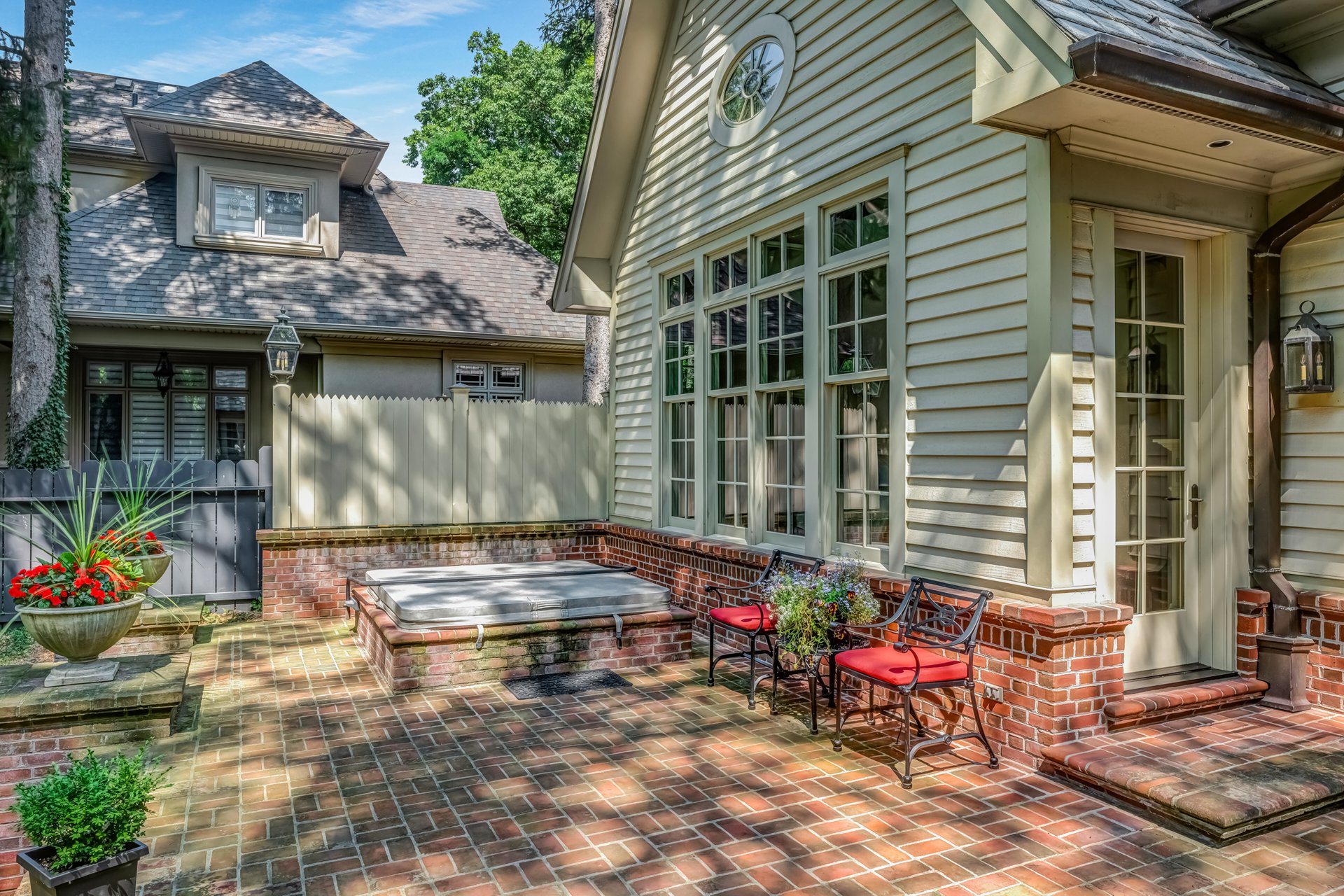 190 Donnelly Dr