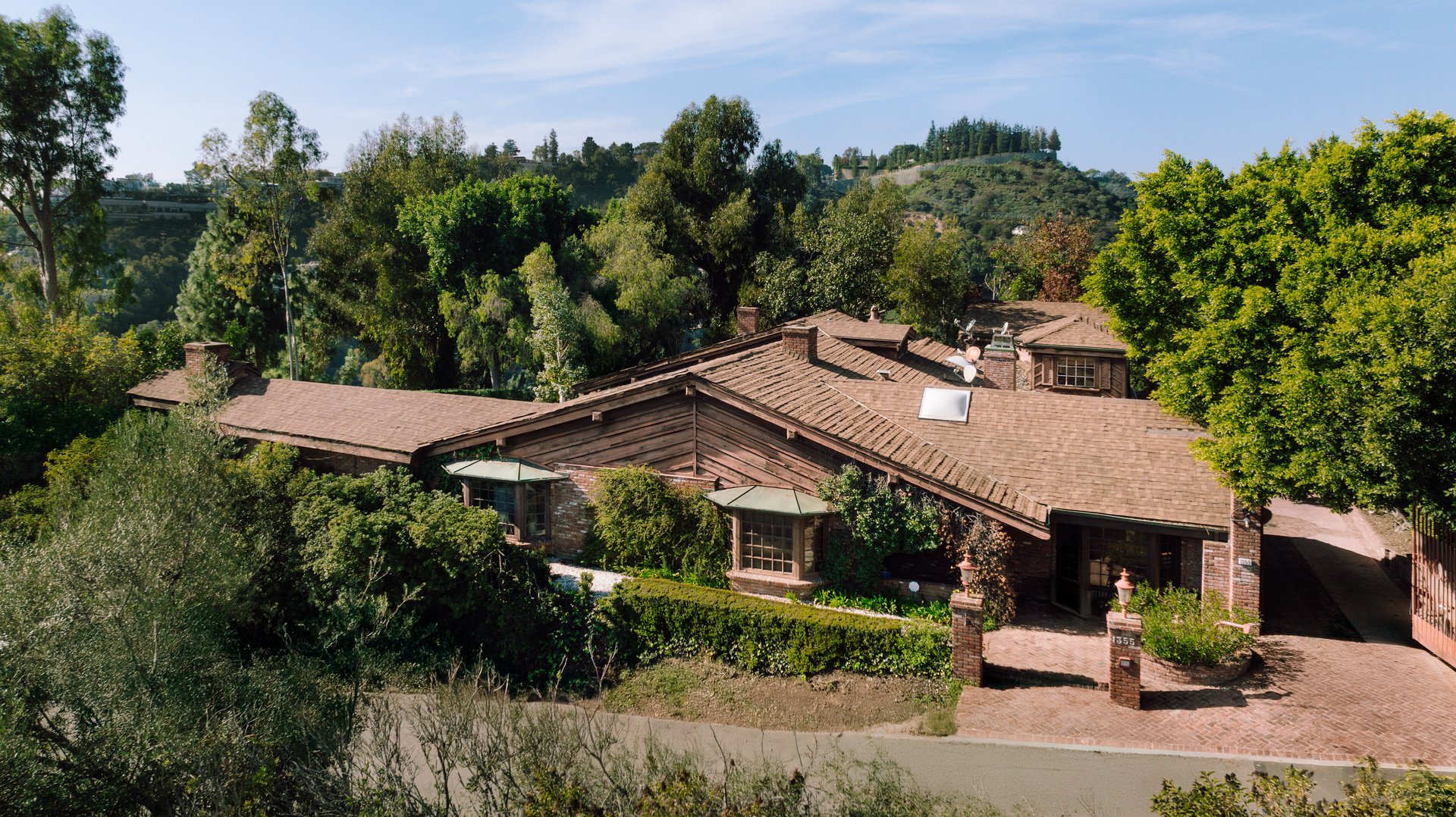 1355 Beverly Estates Dr