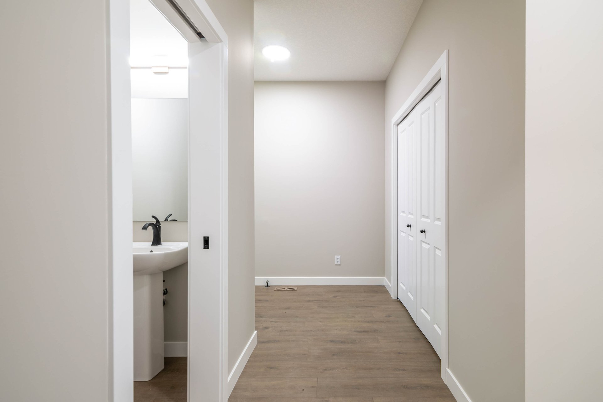 143 Belvedere Crescent SE