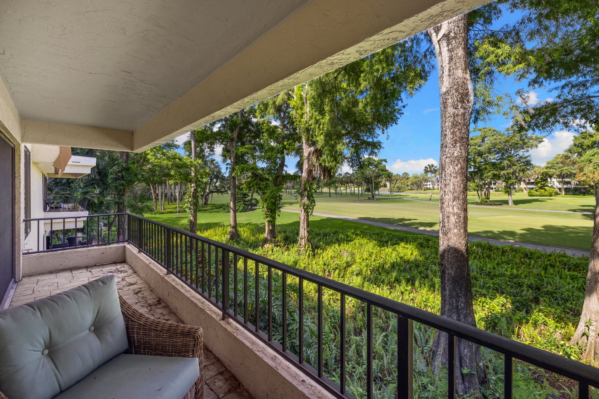 WILDERNESS COUNTRY CLUB 