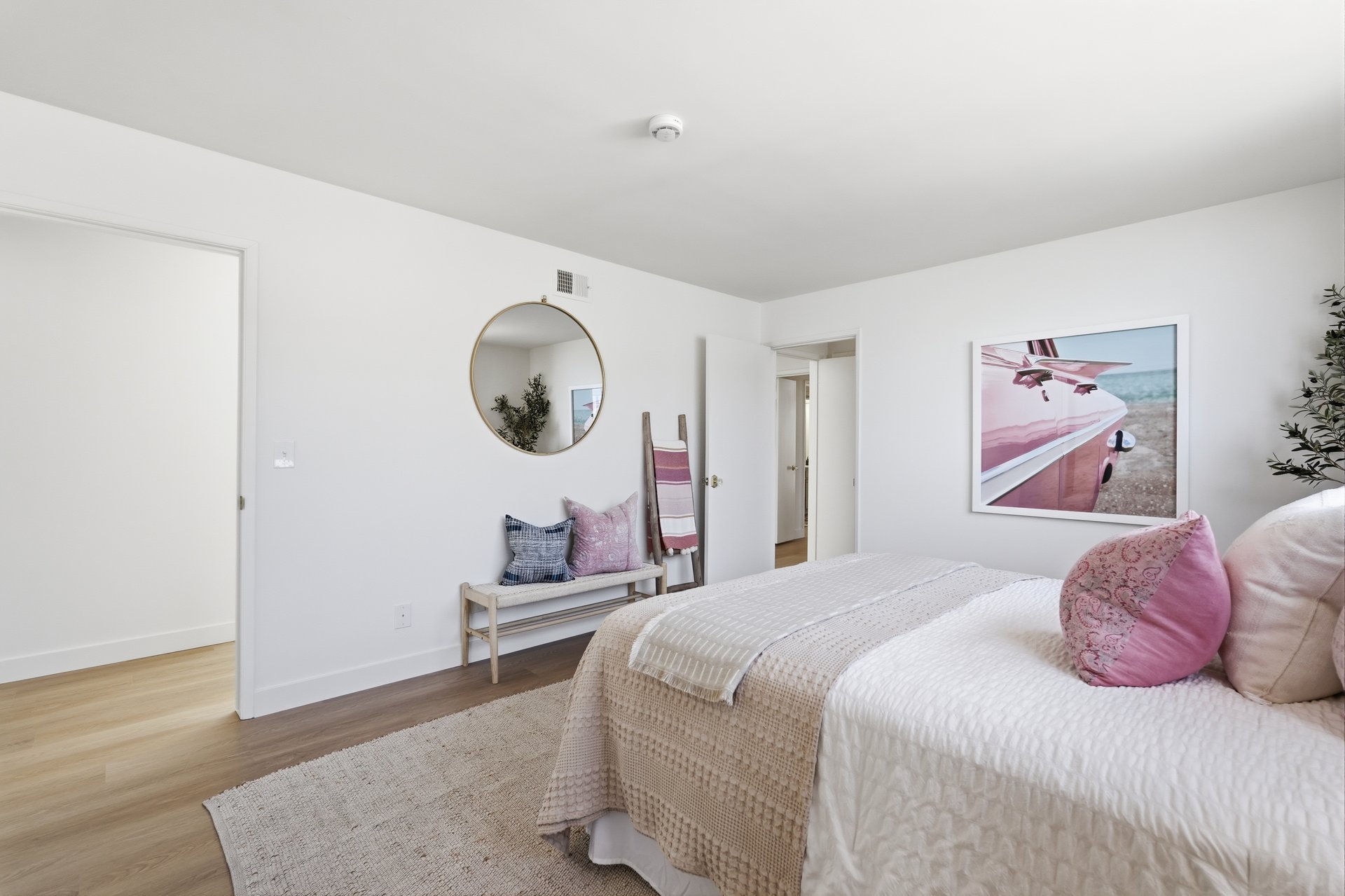 2516 The Strand