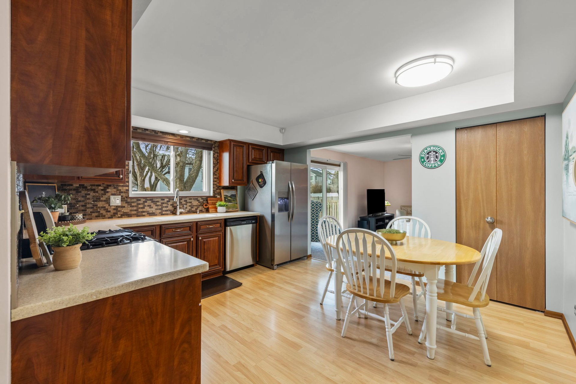 1337 Regent