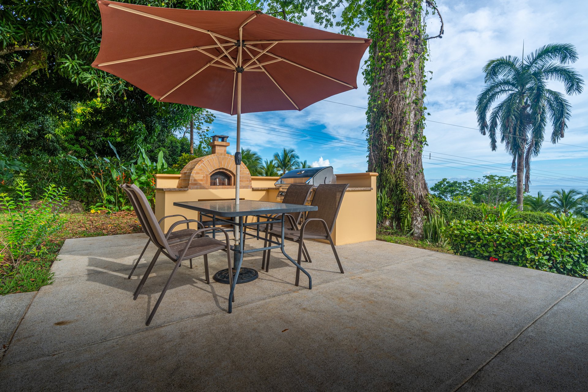 Classic Luxury at Casa Ceiba, Coastal Ocean View 4 Bedroom Home Near Uvita