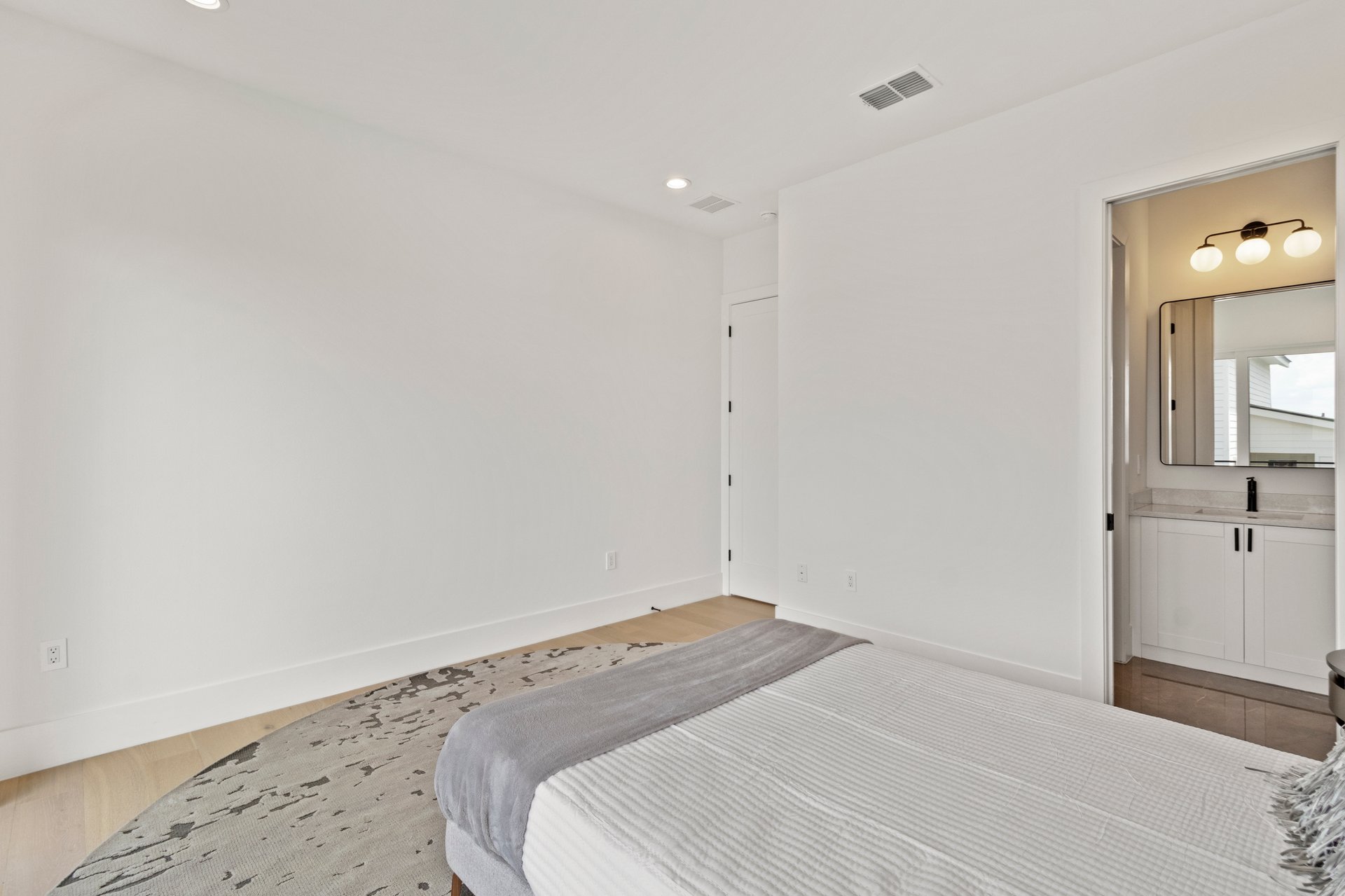 7706 Ficquette Rd- Windermere