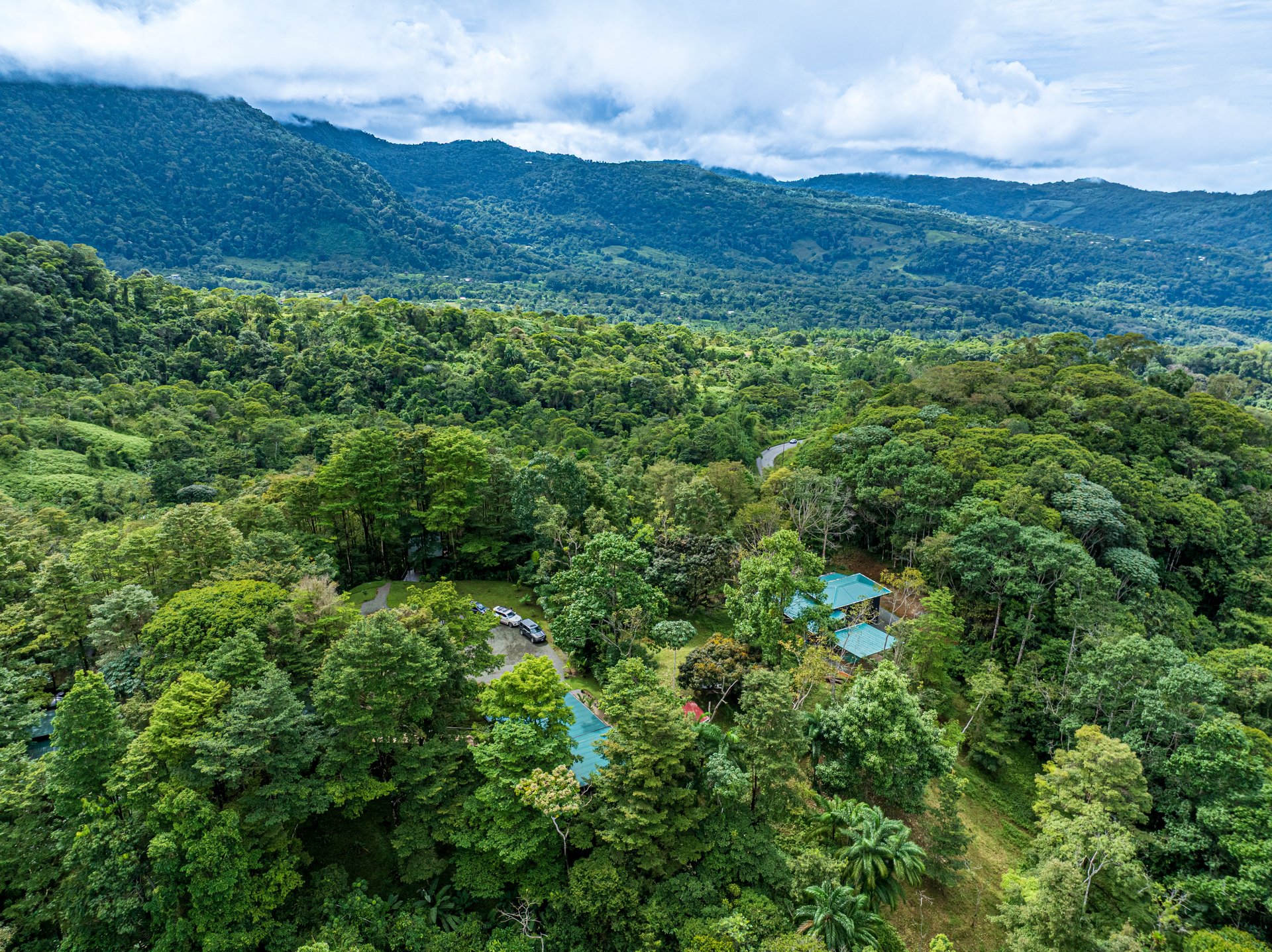 La Sombra Villas, Where Nature Meets Comfort in Tinamates!