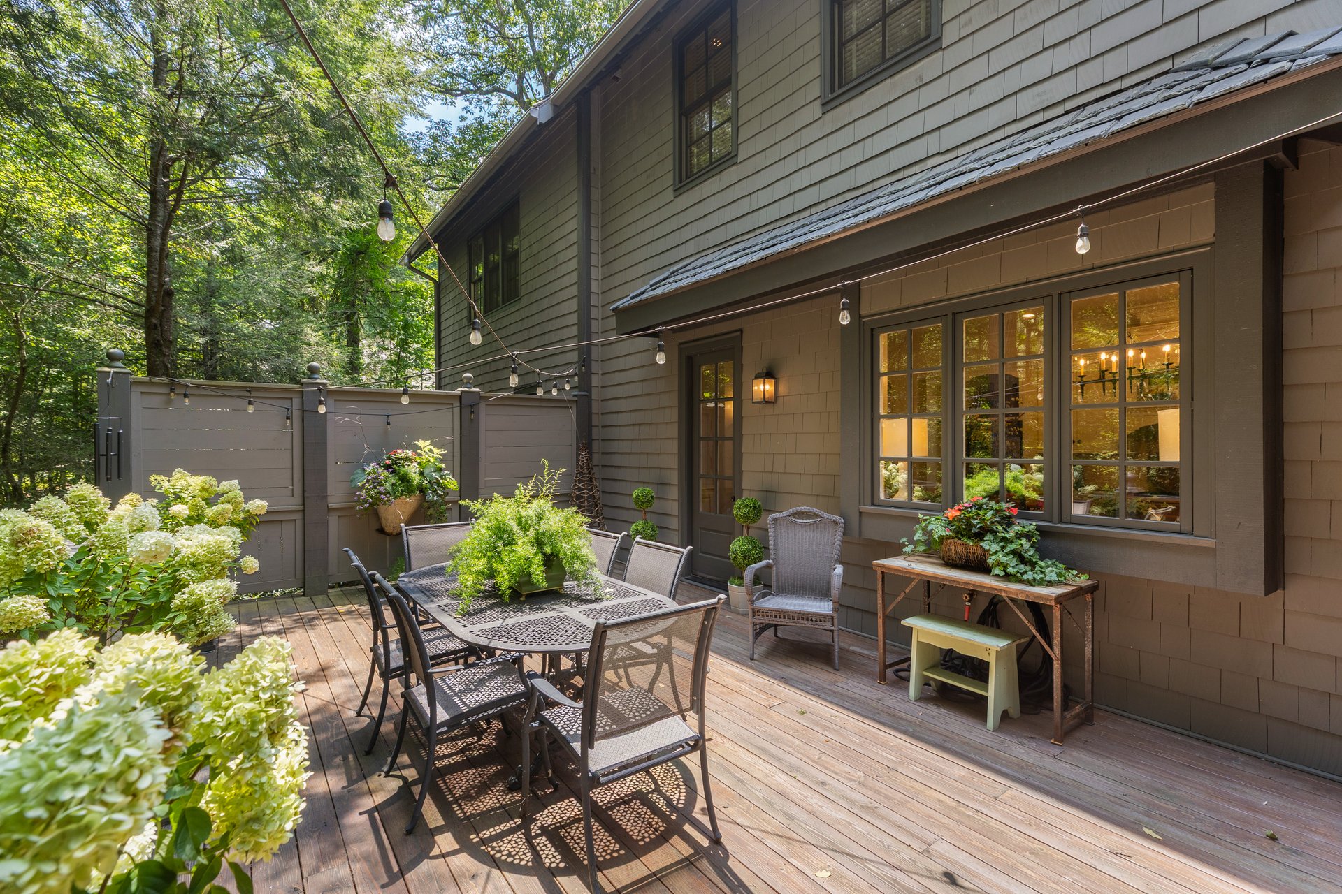 18 Moorewood Circle