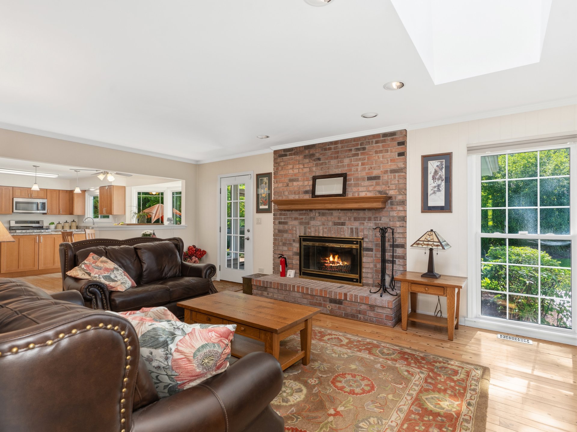 1235  Pin Oak Court
