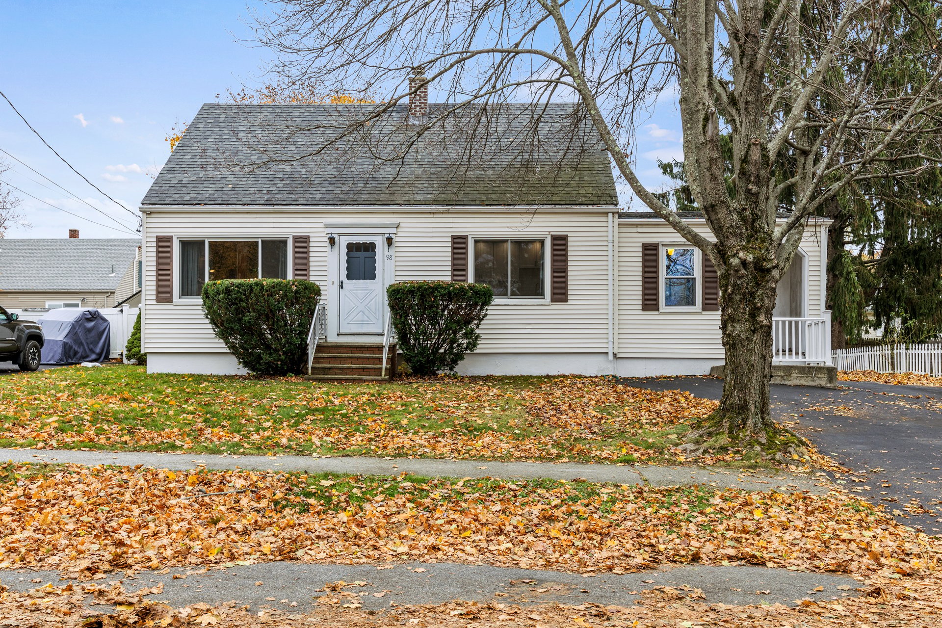 98 W Commonwealth Drive