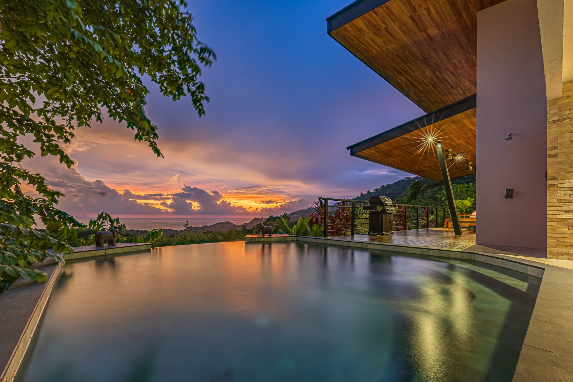 Casa Markissa – Luxury Oceanview Villa with Proven Rental Income.