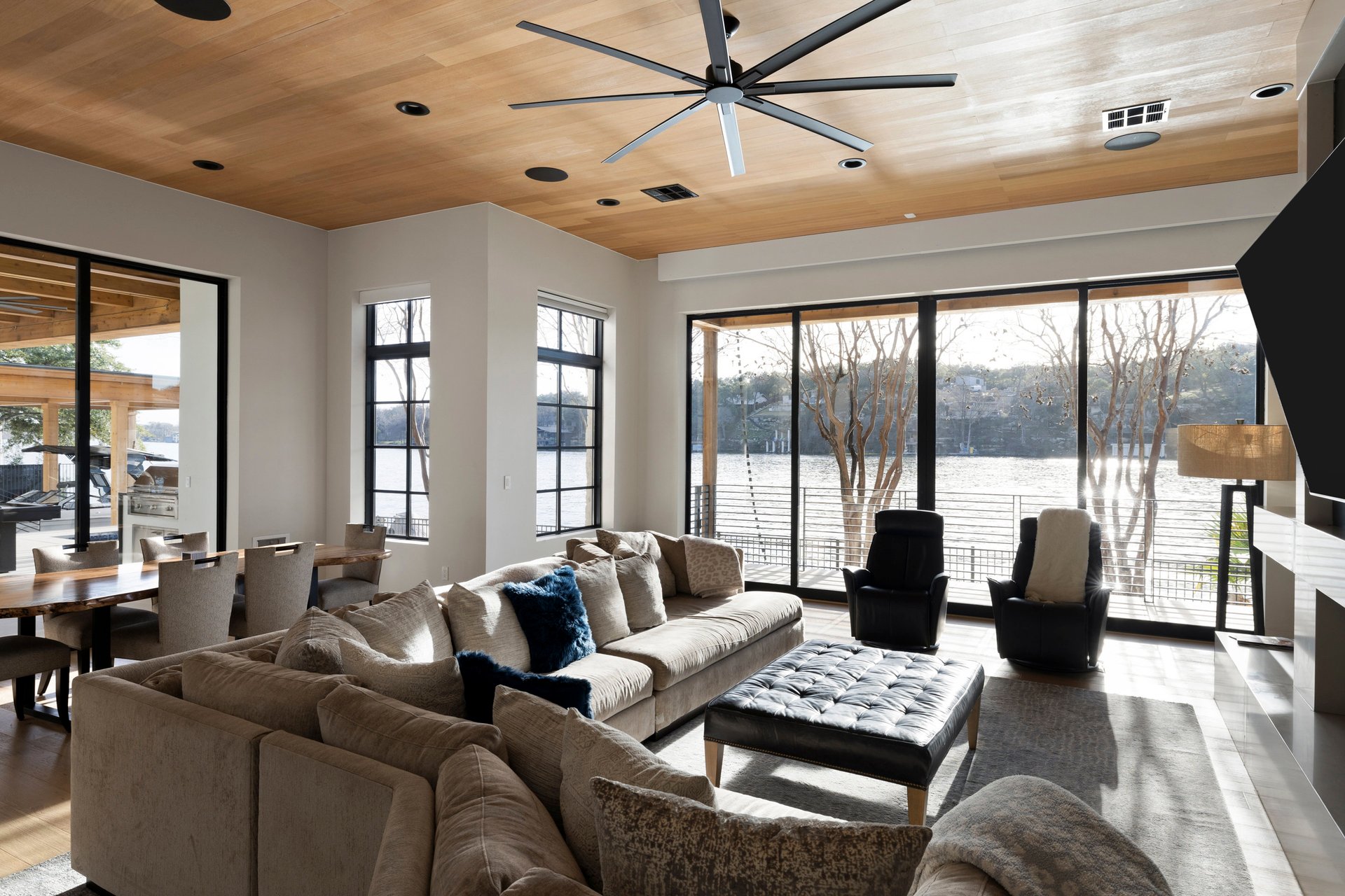 4211 Watersedge Cove
