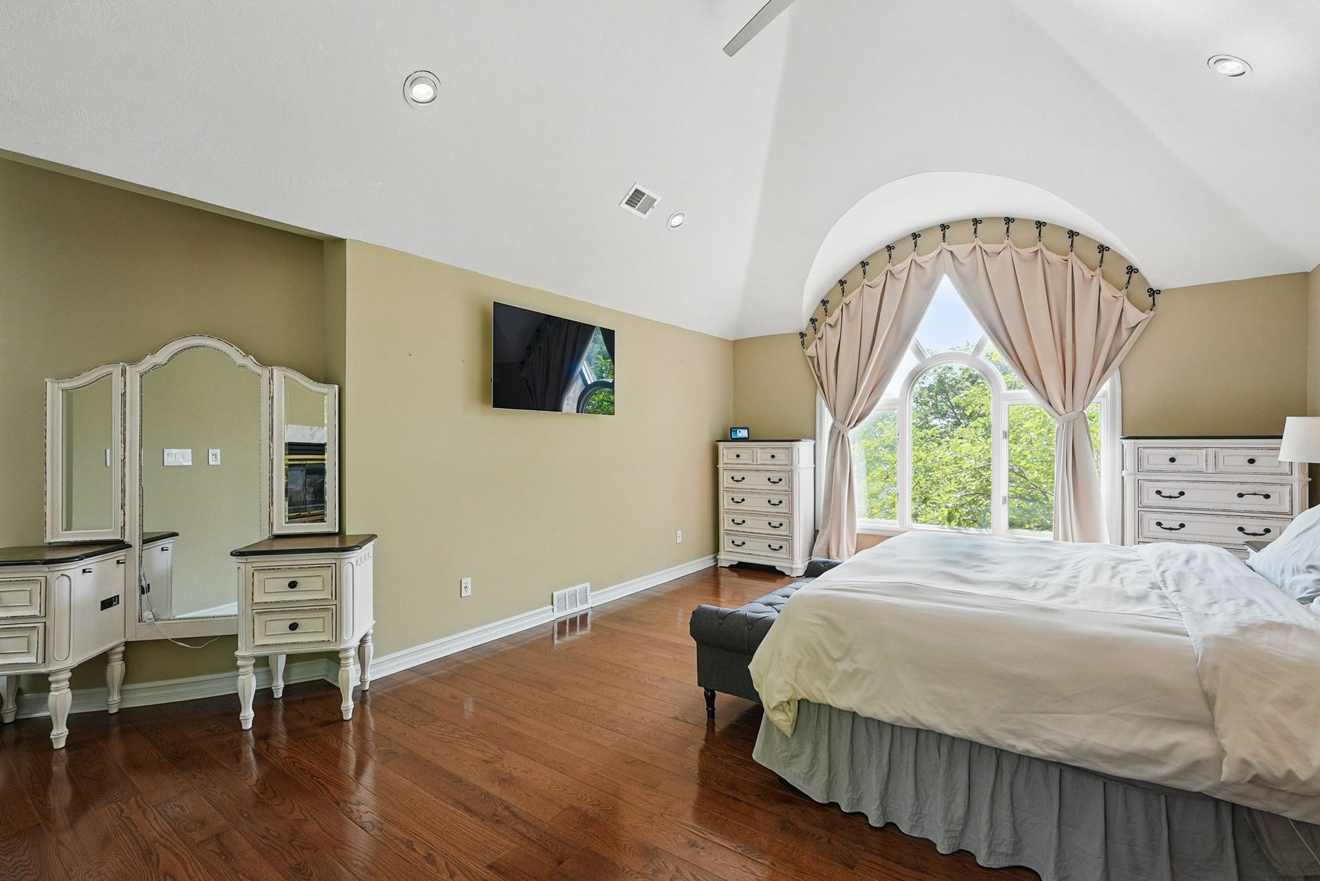 559 Normandy Ct
